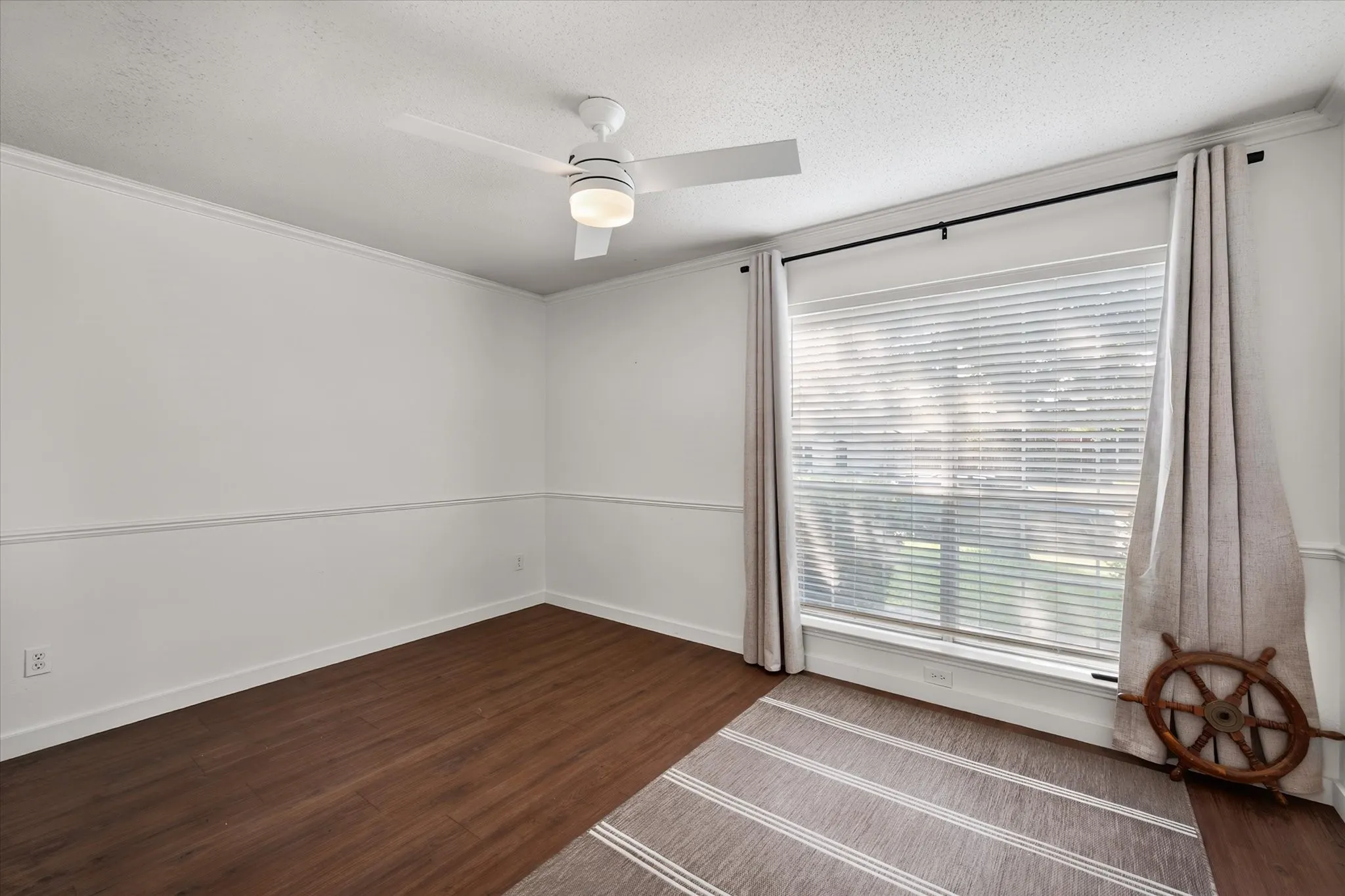 Single Family Residence For Sale in Tarrant County , 1711 Prescott Drive, Mansfield, Texas 76063, 3 Bedroom, 2 Bathroom, 2 Garage spaces, 1,629 Sqft, built in 1998, mls#21371728, Real Estate Agent in Mansfield, Homes For Sale in Tarrant county, Homes For Sale in Mansfield, Realtor in Mansfield Texas, Real Estate Brokerage Independent Realty Texas, Luminita Cordes Realtor