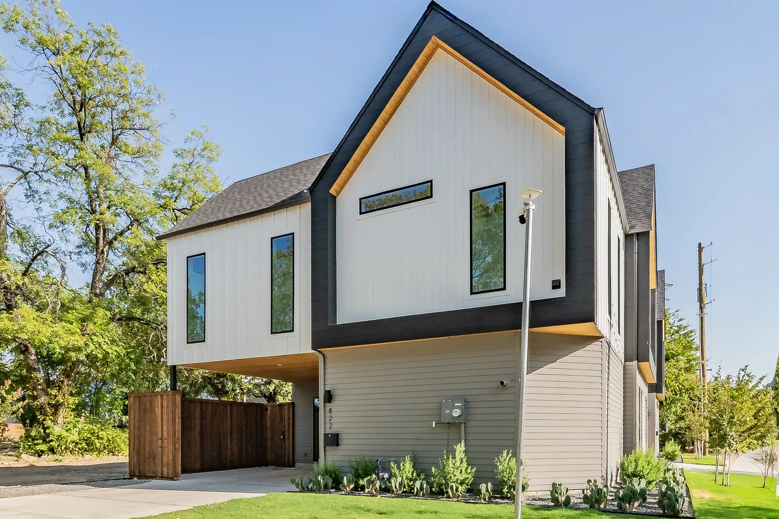 Single Family Residence For Sale in Dallas County , 822 Duluth Street, Dallas, Texas 75212, 3 Bedroom, 3 Bathroom, 2 Garage spaces, 2,046 Sqft, built in 2026, mls#21322457, Real Estate Agent in Dallas, Homes For Sale in Dallas county, Homes For Sale in Dallas, Realtor in Dallas Texas, Real Estate Brokerage Independent Realty Texas, Luminita Cordes Realtor