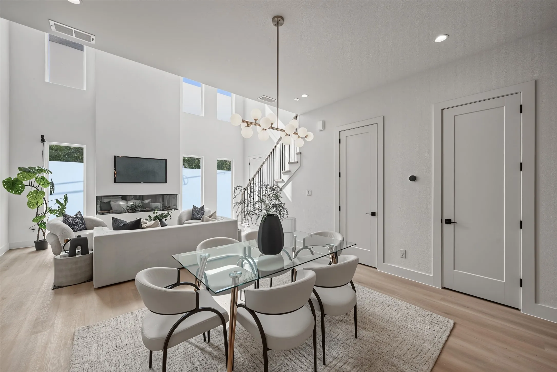 Single Family Residence For Sale in Dallas County , 822 Duluth Street, Dallas, Texas 75212, 3 Bedroom, 3 Bathroom, 2 Garage spaces, 2,046 Sqft, built in 2026, mls#21322457, Real Estate Agent in Dallas, Homes For Sale in Dallas county, Homes For Sale in Dallas, Realtor in Dallas Texas, Real Estate Brokerage Independent Realty Texas, Luminita Cordes Realtor