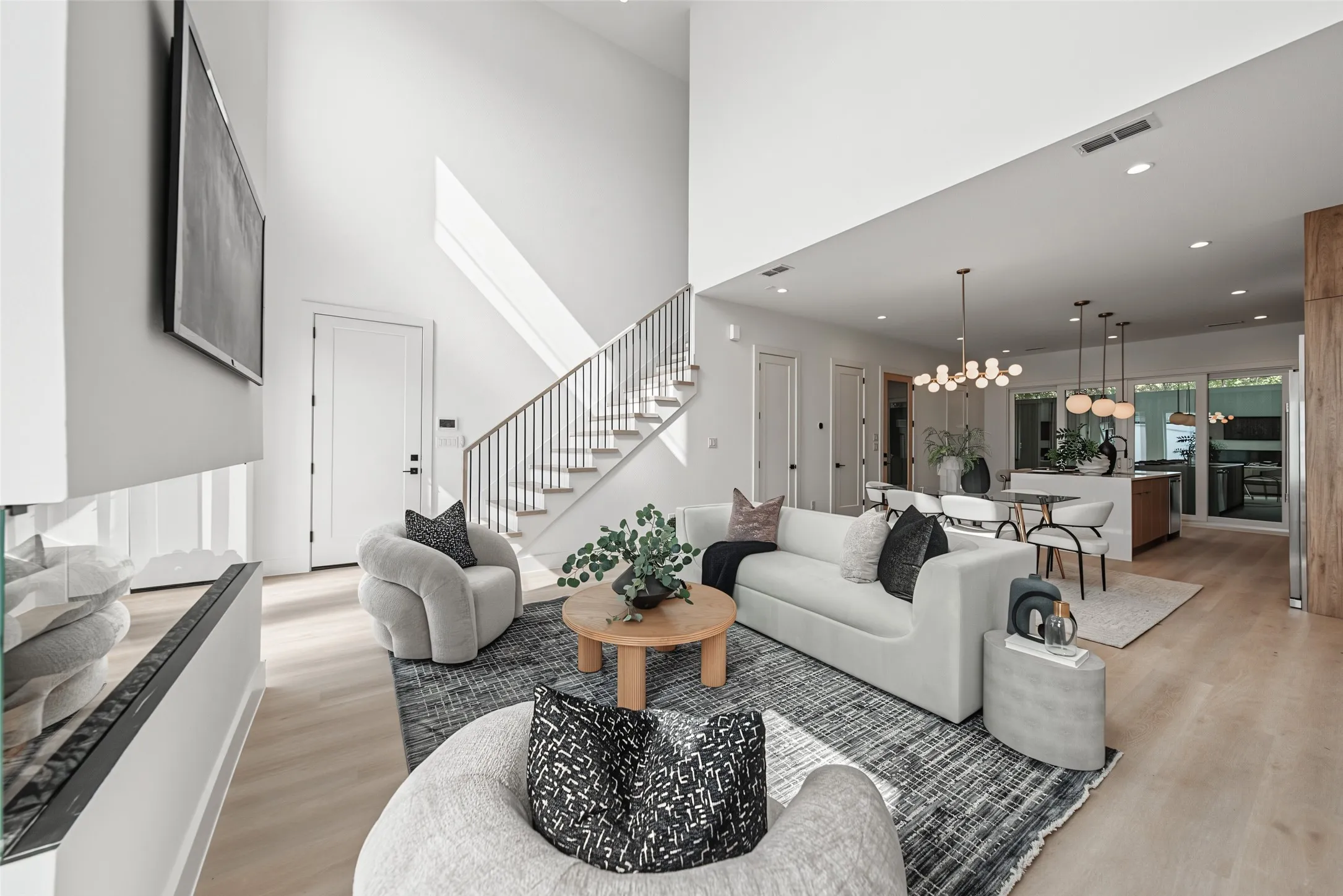 Single Family Residence For Sale in Dallas County , 822 Duluth Street, Dallas, Texas 75212, 3 Bedroom, 3 Bathroom, 2 Garage spaces, 2,046 Sqft, built in 2026, mls#21322457, Real Estate Agent in Dallas, Homes For Sale in Dallas county, Homes For Sale in Dallas, Realtor in Dallas Texas, Real Estate Brokerage Independent Realty Texas, Luminita Cordes Realtor