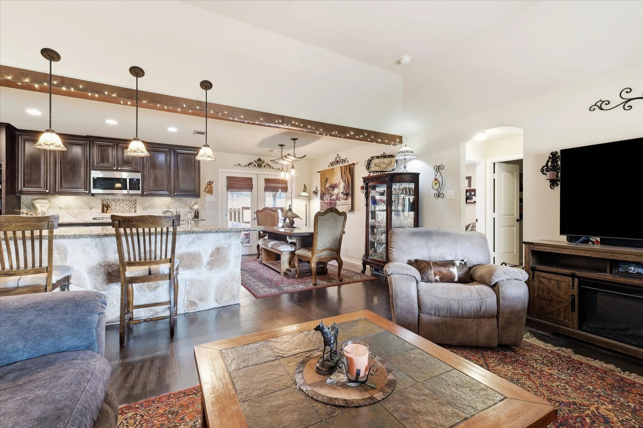 Single Family Residence For Sale in Denton County , 13043 Gold Hill Road, Argyle, Texas 76226, 3 Bedroom, 2 Bathroom, 2 Garage spaces, 1,661 Sqft, built in 2017, mls#21368945, Real Estate Agent in Argyle, Homes For Sale in Denton county, Homes For Sale in Argyle, Realtor in Argyle Texas, Real Estate Brokerage Independent Realty Texas, Luminita Cordes Realtor