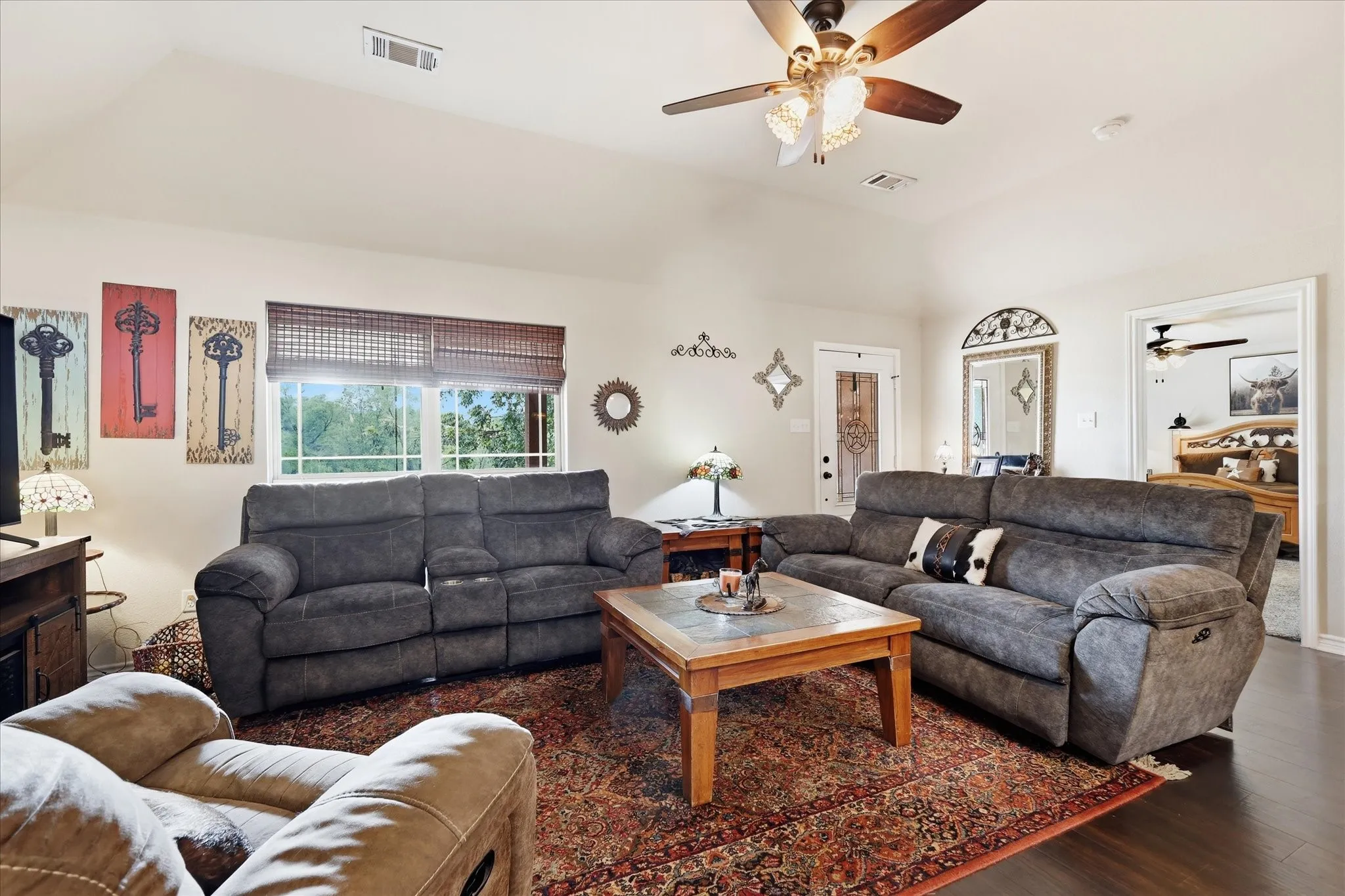 Single Family Residence For Sale in Denton County , 13043 Gold Hill Road, Argyle, Texas 76226, 3 Bedroom, 2 Bathroom, 2 Garage spaces, 1,661 Sqft, built in 2017, mls#21368945, Real Estate Agent in Argyle, Homes For Sale in Denton county, Homes For Sale in Argyle, Realtor in Argyle Texas, Real Estate Brokerage Independent Realty Texas, Luminita Cordes Realtor