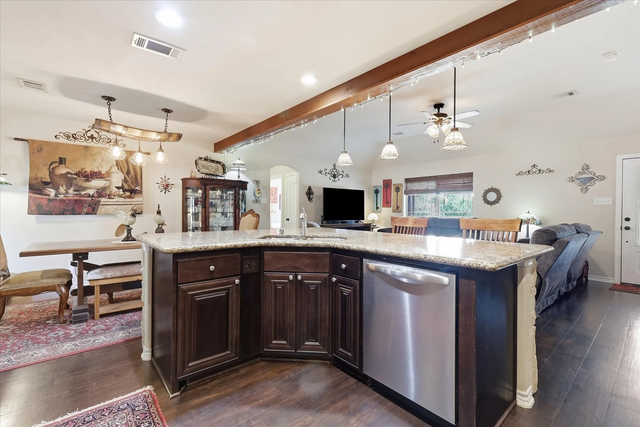 Single Family Residence For Sale in Denton County , 13043 Gold Hill Road, Argyle, Texas 76226, 3 Bedroom, 2 Bathroom, 2 Garage spaces, 1,661 Sqft, built in 2017, mls#21368945, Real Estate Agent in Argyle, Homes For Sale in Denton county, Homes For Sale in Argyle, Realtor in Argyle Texas, Real Estate Brokerage Independent Realty Texas, Luminita Cordes Realtor