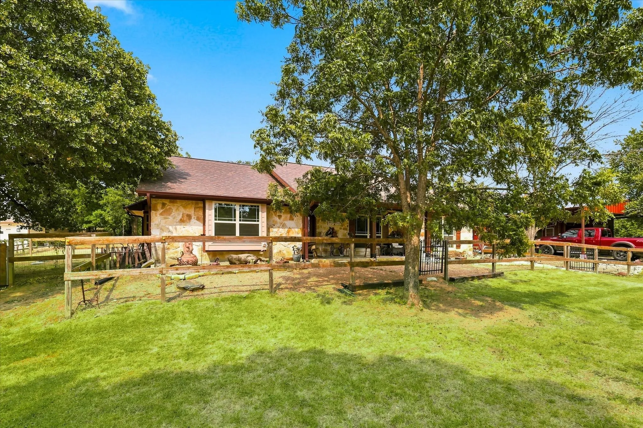Single Family Residence For Sale in Denton County , 13043 Gold Hill Road, Argyle, Texas 76226, 3 Bedroom, 2 Bathroom, 2 Garage spaces, 1,661 Sqft, built in 2017, mls#21368945, Real Estate Agent in Argyle, Homes For Sale in Denton county, Homes For Sale in Argyle, Realtor in Argyle Texas, Real Estate Brokerage Independent Realty Texas, Luminita Cordes Realtor