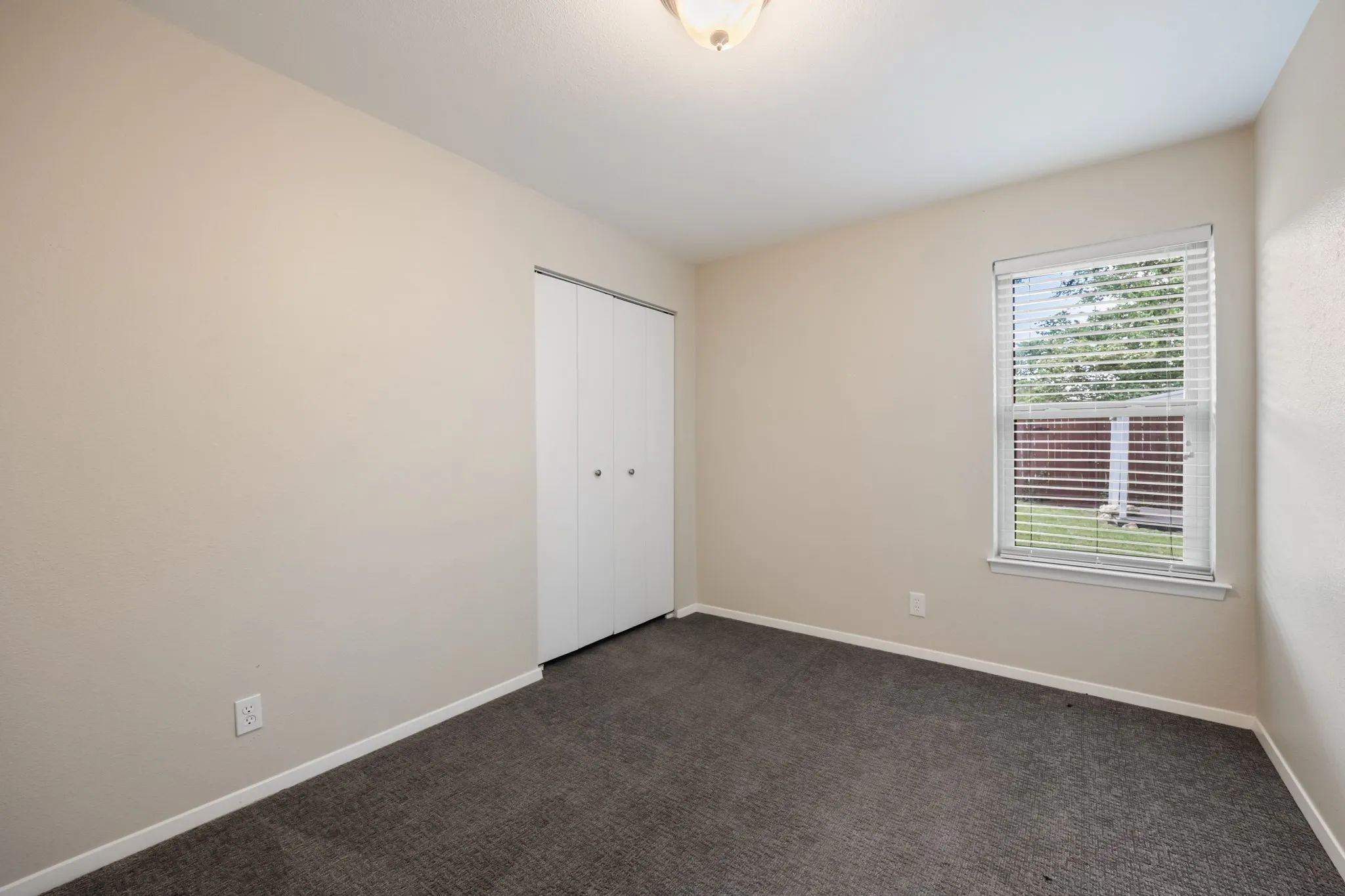 Single Family Residence For Sale in Rockwall County , 713 Oak Grove Lane, Royse City, Texas 75189, 3 Bedroom, 2 Bathroom, 1 Garage spaces, 1,188 Sqft, built in 1985, mls#21361580, Real Estate Agent in Royse City, Homes For Sale in Rockwall county, Homes For Sale in Royse City, Realtor in Royse City Texas, Real Estate Brokerage Independent Realty Texas, Luminita Cordes Realtor