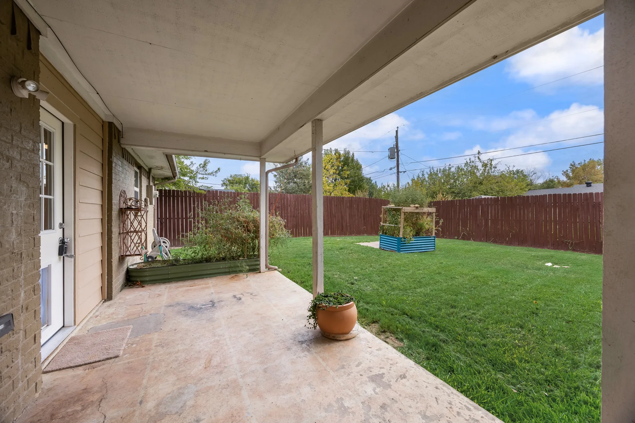 Single Family Residence For Sale in Rockwall County , 713 Oak Grove Lane, Royse City, Texas 75189, 3 Bedroom, 2 Bathroom, 1 Garage spaces, 1,188 Sqft, built in 1985, mls#21361580, Real Estate Agent in Royse City, Homes For Sale in Rockwall county, Homes For Sale in Royse City, Realtor in Royse City Texas, Real Estate Brokerage Independent Realty Texas, Luminita Cordes Realtor