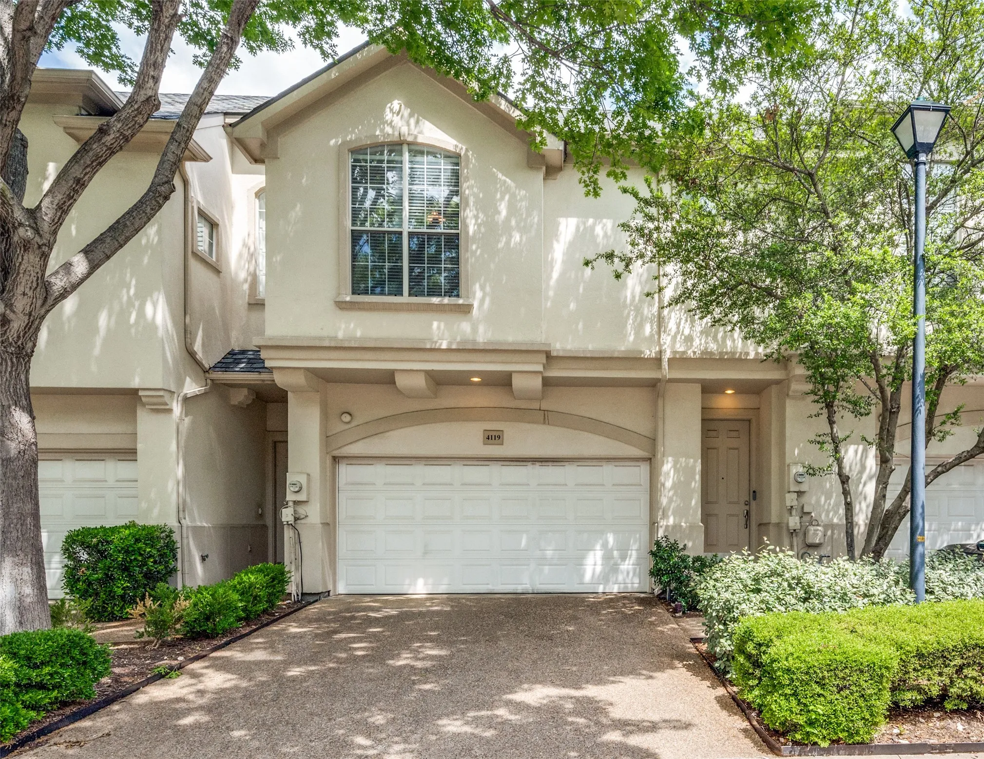 Townhouse For Rent in Dallas County , 4119 Juliard Drive, Addison, Texas 75001, 2 Bedroom, 2 Bathroom, 2 Garage spaces, 1,422 Sqft, built in 1998, mls#21371774, Real Estate Agent in Addison, Homes For Rent in Dallas county, Homes For Rent in Addison, Realtor in Addison Texas, Real Estate Brokerage Independent Realty Texas, Luminita Cordes Realtor