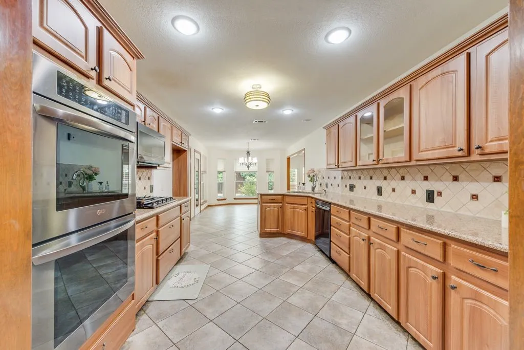 Single Family Residence For Sale in Denton County , 3500 Wolcott Drive, Flower Mound, Texas 75028, 4 Bedroom, 3 Bathroom, 2 Garage spaces, 2,626 Sqft, built in 1991, mls#21371029, Real Estate Agent in Flower Mound, Homes For Sale in Denton county, Homes For Sale in Flower Mound, Realtor in Flower Mound Texas, Real Estate Brokerage Independent Realty Texas, Luminita Cordes Realtor
