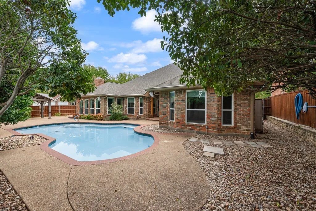 Single Family Residence For Sale in Denton County , 3500 Wolcott Drive, Flower Mound, Texas 75028, 4 Bedroom, 3 Bathroom, 2 Garage spaces, 2,626 Sqft, built in 1991, mls#21371029, Real Estate Agent in Flower Mound, Homes For Sale in Denton county, Homes For Sale in Flower Mound, Realtor in Flower Mound Texas, Real Estate Brokerage Independent Realty Texas, Luminita Cordes Realtor