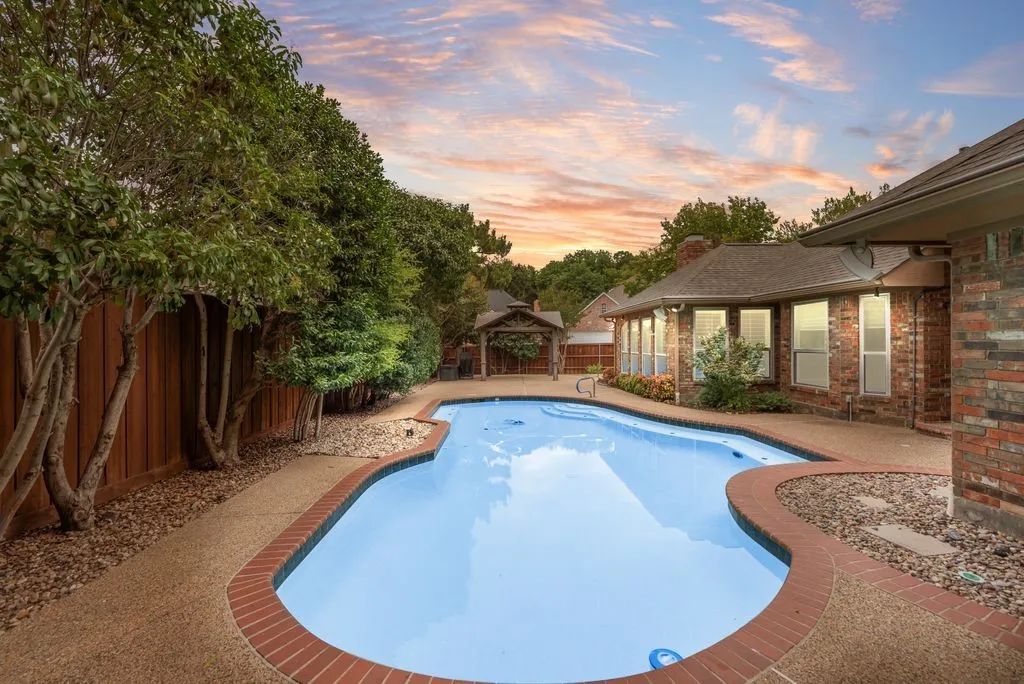 Single Family Residence For Sale in Denton County , 3500 Wolcott Drive, Flower Mound, Texas 75028, 4 Bedroom, 3 Bathroom, 2 Garage spaces, 2,626 Sqft, built in 1991, mls#21371029, Real Estate Agent in Flower Mound, Homes For Sale in Denton county, Homes For Sale in Flower Mound, Realtor in Flower Mound Texas, Real Estate Brokerage Independent Realty Texas, Luminita Cordes Realtor