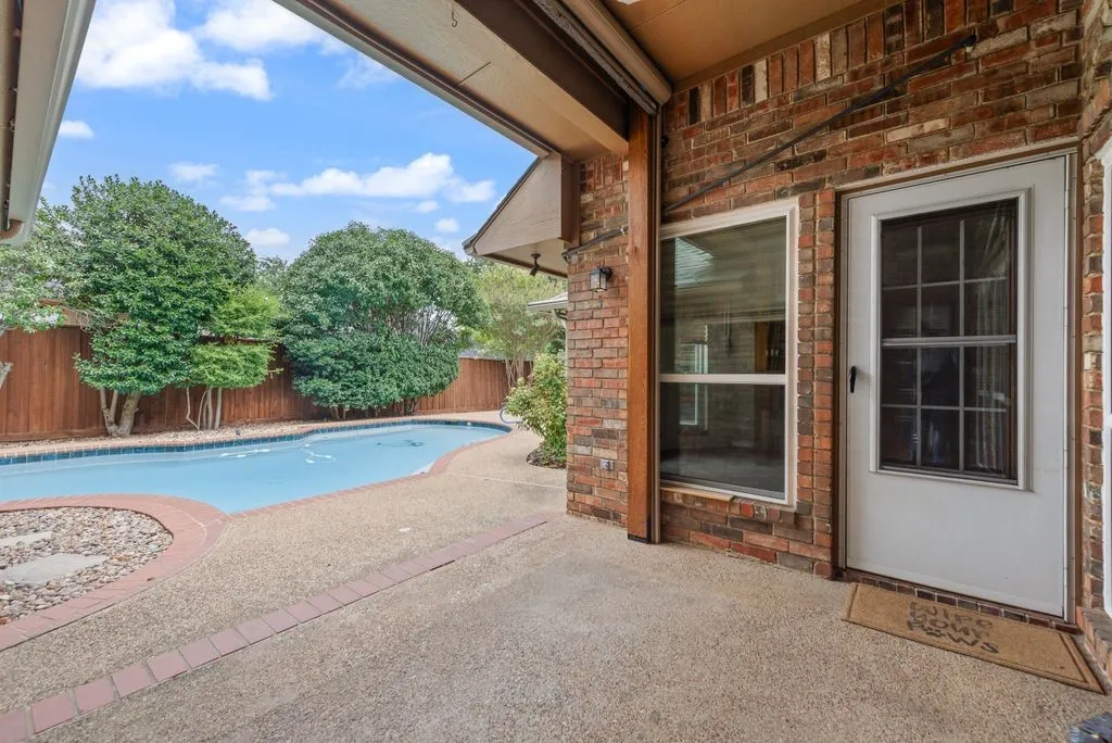 Single Family Residence For Sale in Denton County , 3500 Wolcott Drive, Flower Mound, Texas 75028, 4 Bedroom, 3 Bathroom, 2 Garage spaces, 2,626 Sqft, built in 1991, mls#21371029, Real Estate Agent in Flower Mound, Homes For Sale in Denton county, Homes For Sale in Flower Mound, Realtor in Flower Mound Texas, Real Estate Brokerage Independent Realty Texas, Luminita Cordes Realtor