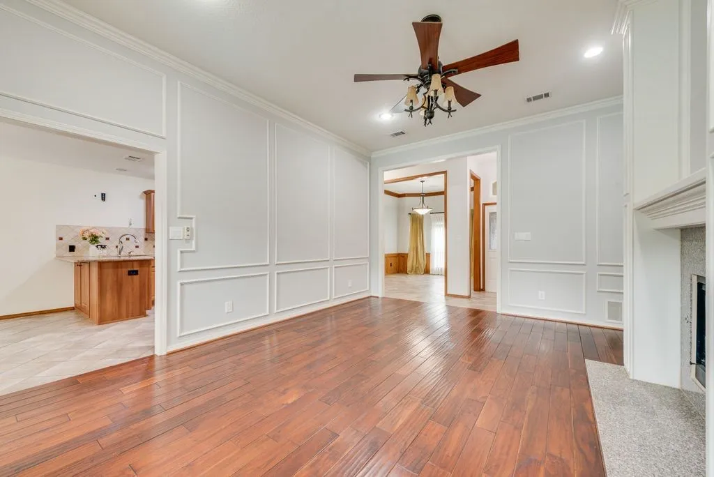 Single Family Residence For Sale in Denton County , 3500 Wolcott Drive, Flower Mound, Texas 75028, 4 Bedroom, 3 Bathroom, 2 Garage spaces, 2,626 Sqft, built in 1991, mls#21371029, Real Estate Agent in Flower Mound, Homes For Sale in Denton county, Homes For Sale in Flower Mound, Realtor in Flower Mound Texas, Real Estate Brokerage Independent Realty Texas, Luminita Cordes Realtor