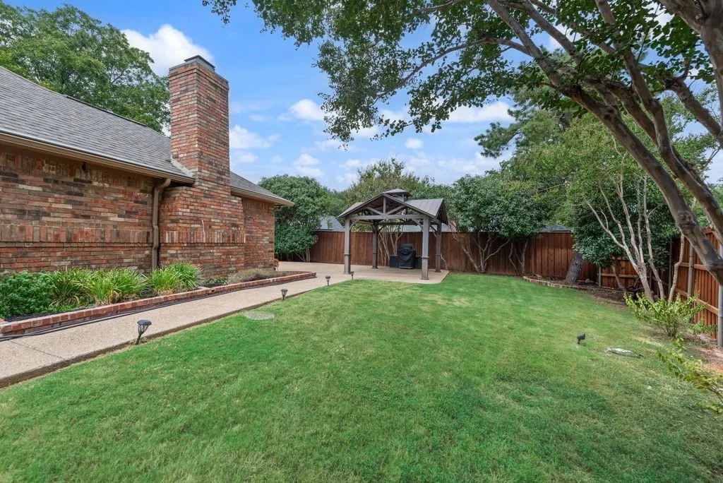 Single Family Residence For Sale in Denton County , 3500 Wolcott Drive, Flower Mound, Texas 75028, 4 Bedroom, 3 Bathroom, 2 Garage spaces, 2,626 Sqft, built in 1991, mls#21371029, Real Estate Agent in Flower Mound, Homes For Sale in Denton county, Homes For Sale in Flower Mound, Realtor in Flower Mound Texas, Real Estate Brokerage Independent Realty Texas, Luminita Cordes Realtor