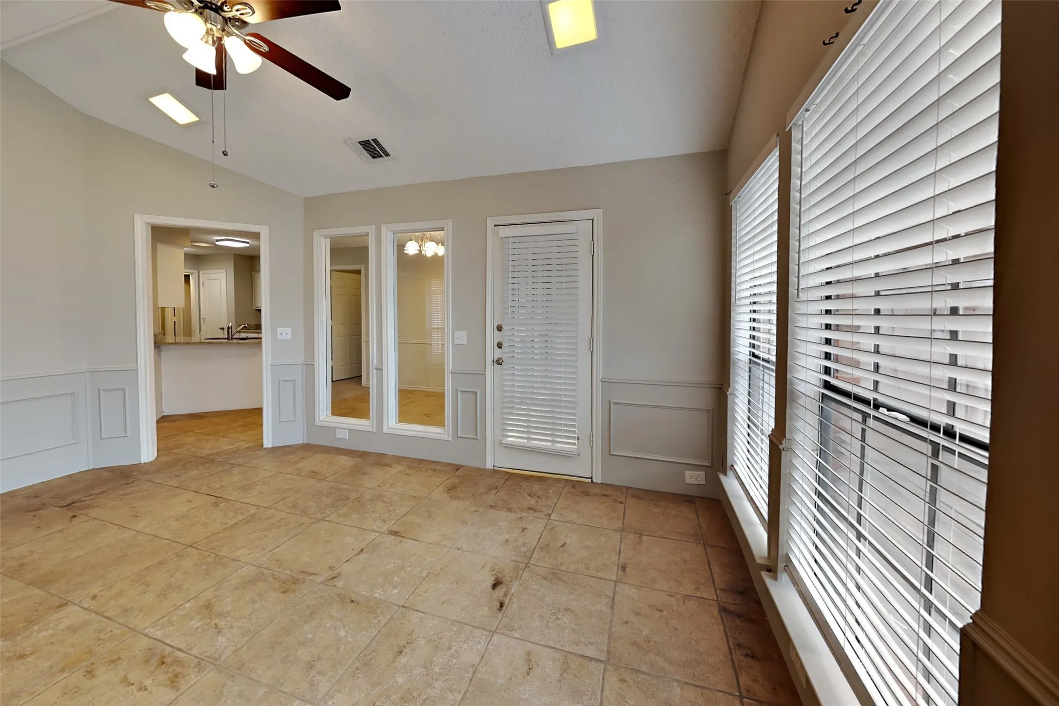 Single Family Residence For Rent in Denton County , 3252 Sugarbush Drive, Carrollton, Texas 75007, 3 Bedroom, 2 Bathroom, 2 Garage spaces, 1,998 Sqft, built in 1983, mls#21371783, Real Estate Agent in Carrollton, Homes For Rent in Denton county, Homes For Rent in Carrollton, Realtor in Carrollton Texas, Real Estate Brokerage Independent Realty Texas, Luminita Cordes Realtor