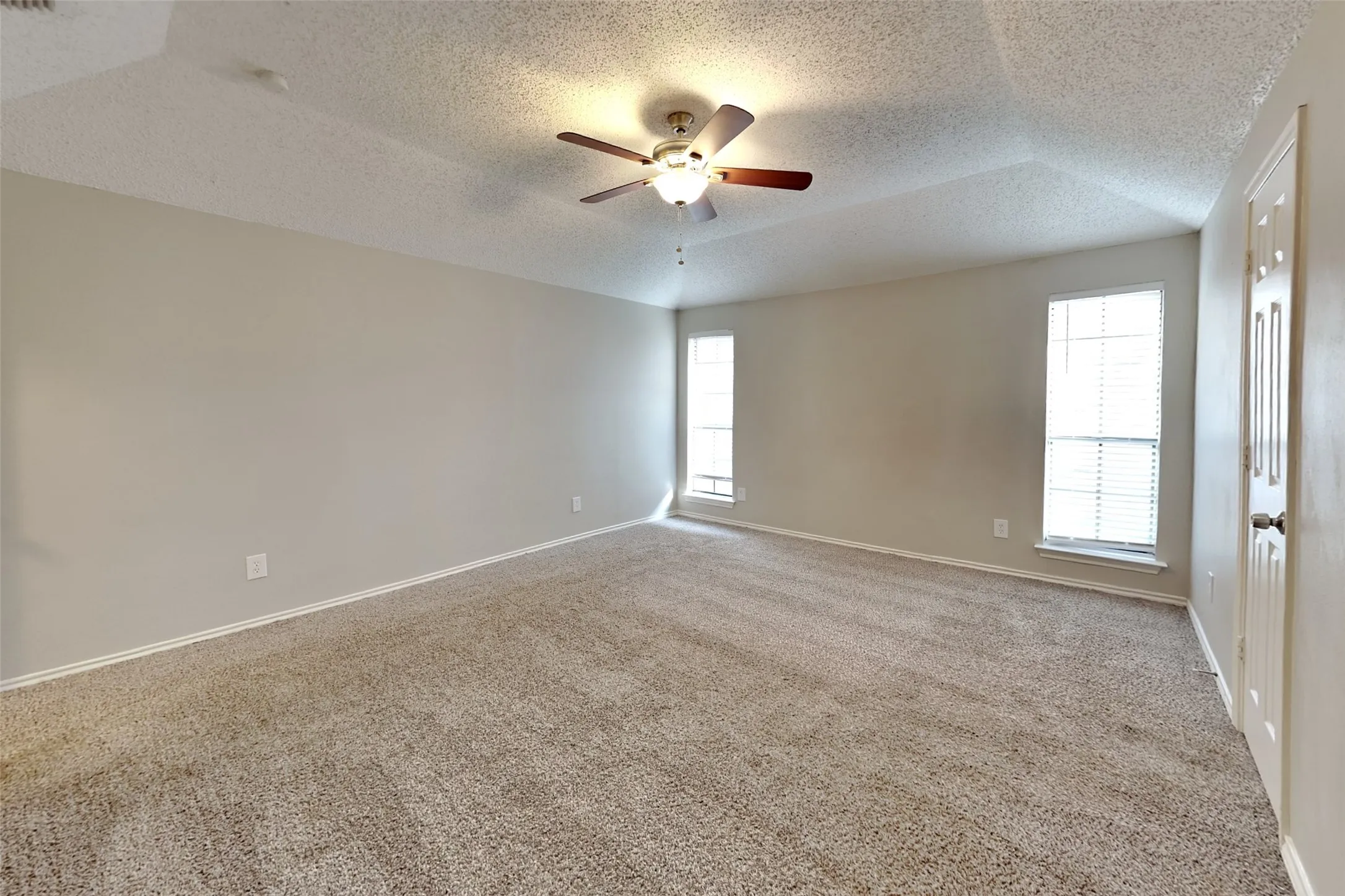 Single Family Residence For Rent in Denton County , 3252 Sugarbush Drive, Carrollton, Texas 75007, 3 Bedroom, 2 Bathroom, 2 Garage spaces, 1,998 Sqft, built in 1983, mls#21371783, Real Estate Agent in Carrollton, Homes For Rent in Denton county, Homes For Rent in Carrollton, Realtor in Carrollton Texas, Real Estate Brokerage Independent Realty Texas, Luminita Cordes Realtor