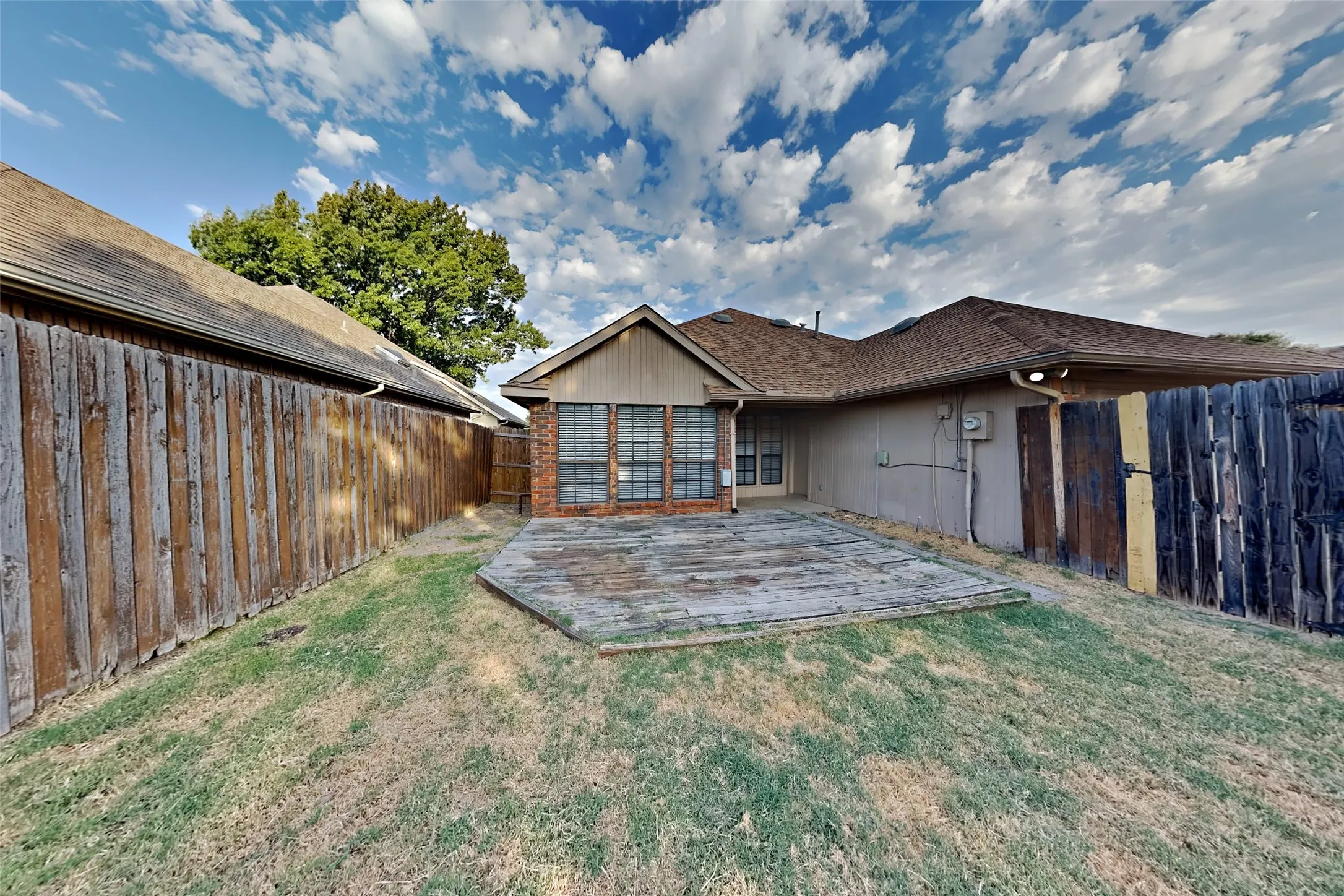 Single Family Residence For Rent in Denton County , 3252 Sugarbush Drive, Carrollton, Texas 75007, 3 Bedroom, 2 Bathroom, 2 Garage spaces, 1,998 Sqft, built in 1983, mls#21371783, Real Estate Agent in Carrollton, Homes For Rent in Denton county, Homes For Rent in Carrollton, Realtor in Carrollton Texas, Real Estate Brokerage Independent Realty Texas, Luminita Cordes Realtor