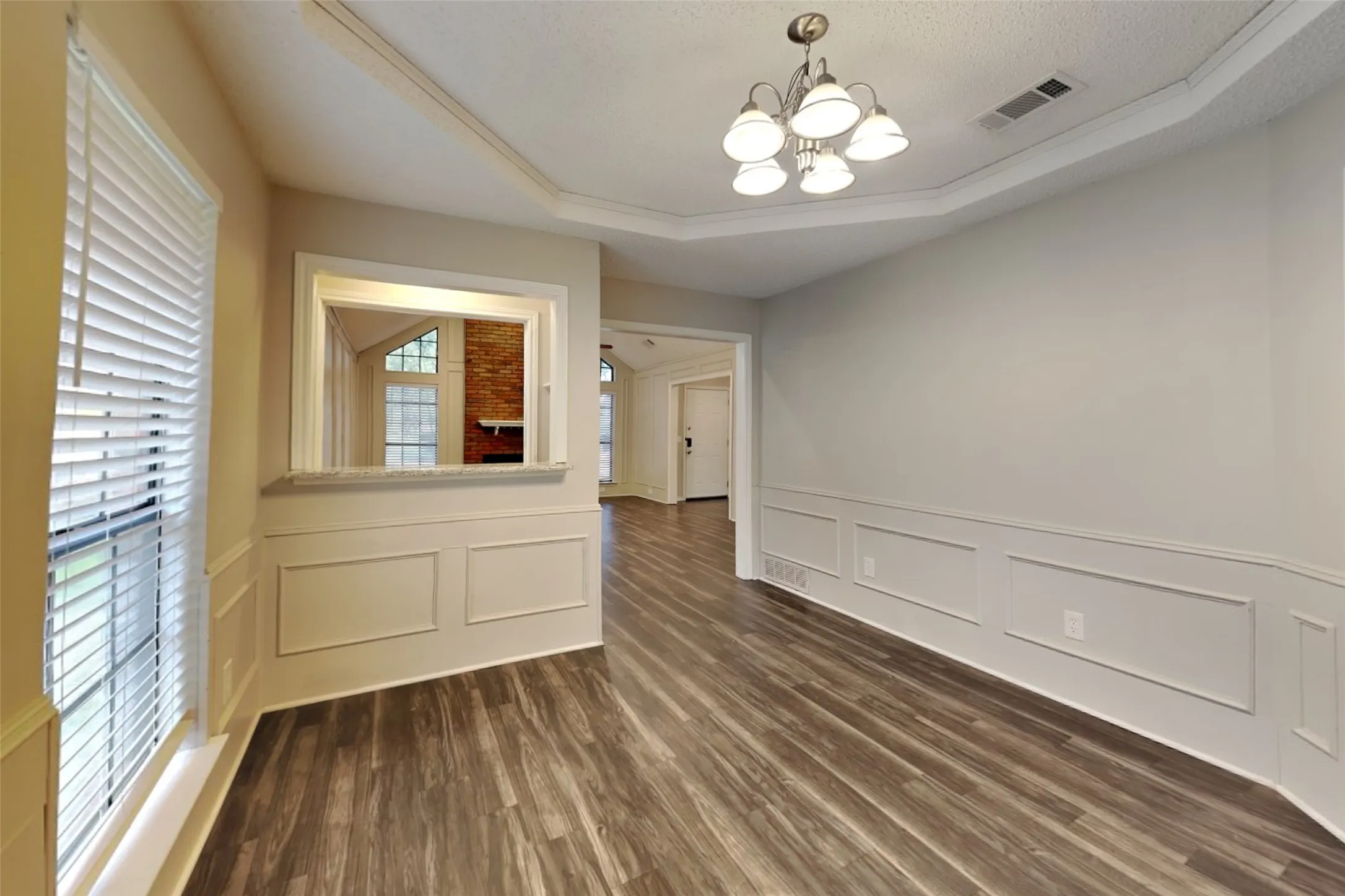 Single Family Residence For Rent in Denton County , 3252 Sugarbush Drive, Carrollton, Texas 75007, 3 Bedroom, 2 Bathroom, 2 Garage spaces, 1,998 Sqft, built in 1983, mls#21371783, Real Estate Agent in Carrollton, Homes For Rent in Denton county, Homes For Rent in Carrollton, Realtor in Carrollton Texas, Real Estate Brokerage Independent Realty Texas, Luminita Cordes Realtor