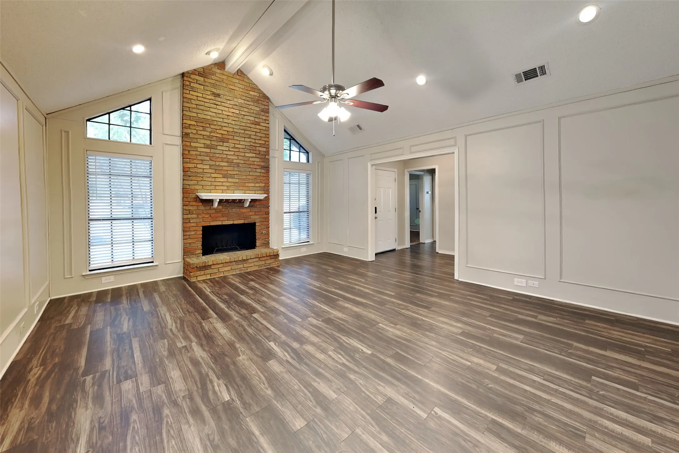 Single Family Residence For Rent in Denton County , 3252 Sugarbush Drive, Carrollton, Texas 75007, 3 Bedroom, 2 Bathroom, 2 Garage spaces, 1,998 Sqft, built in 1983, mls#21371783, Real Estate Agent in Carrollton, Homes For Rent in Denton county, Homes For Rent in Carrollton, Realtor in Carrollton Texas, Real Estate Brokerage Independent Realty Texas, Luminita Cordes Realtor