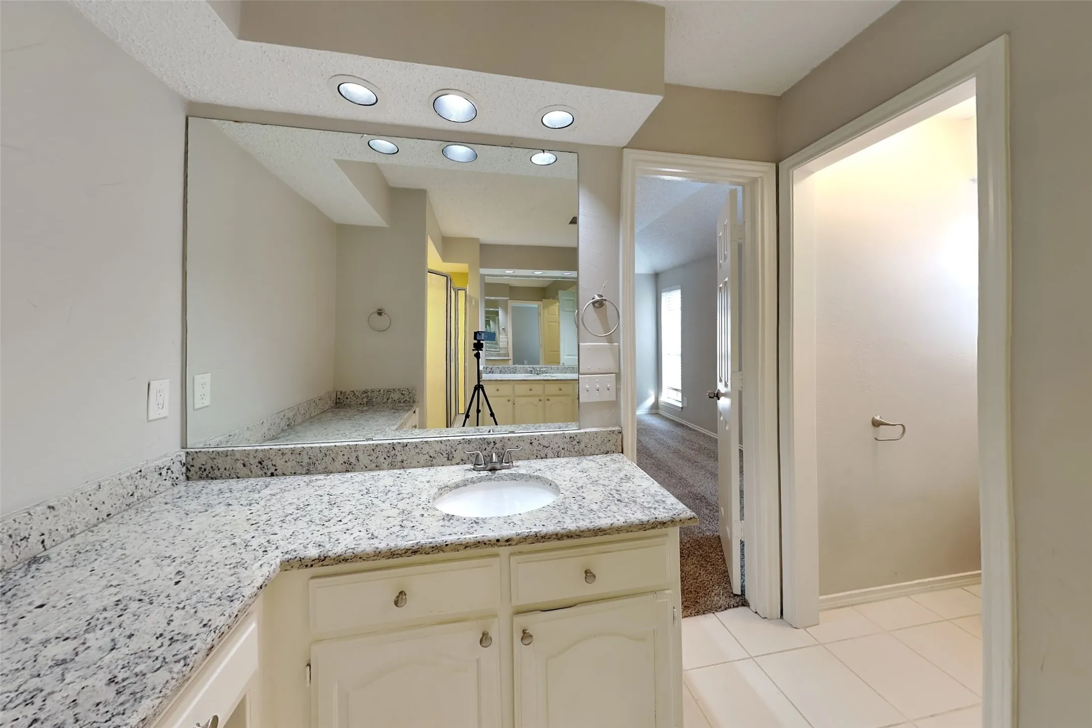 Single Family Residence For Rent in Denton County , 3252 Sugarbush Drive, Carrollton, Texas 75007, 3 Bedroom, 2 Bathroom, 2 Garage spaces, 1,998 Sqft, built in 1983, mls#21371783, Real Estate Agent in Carrollton, Homes For Rent in Denton county, Homes For Rent in Carrollton, Realtor in Carrollton Texas, Real Estate Brokerage Independent Realty Texas, Luminita Cordes Realtor