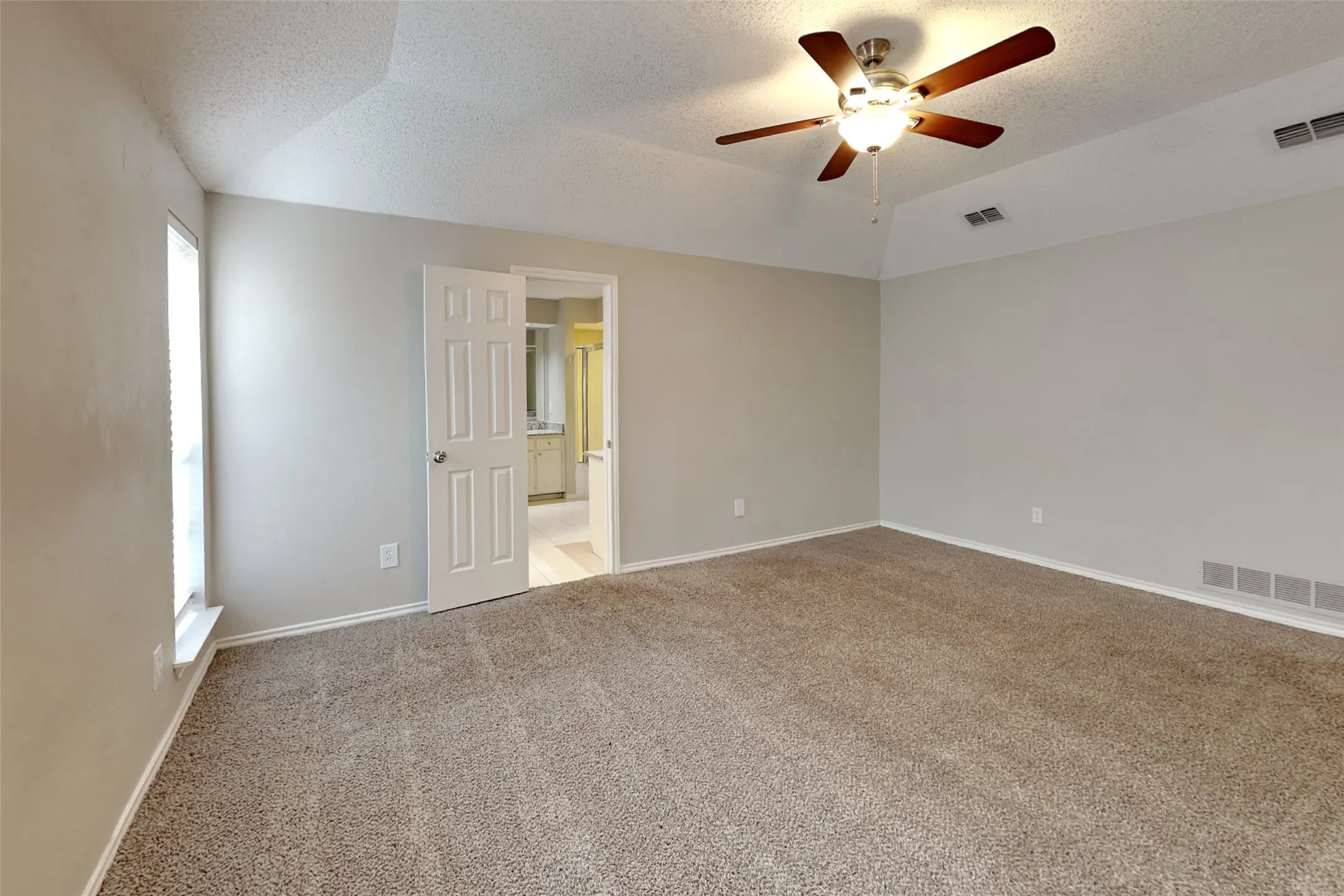 Single Family Residence For Rent in Denton County , 3252 Sugarbush Drive, Carrollton, Texas 75007, 3 Bedroom, 2 Bathroom, 2 Garage spaces, 1,998 Sqft, built in 1983, mls#21371783, Real Estate Agent in Carrollton, Homes For Rent in Denton county, Homes For Rent in Carrollton, Realtor in Carrollton Texas, Real Estate Brokerage Independent Realty Texas, Luminita Cordes Realtor