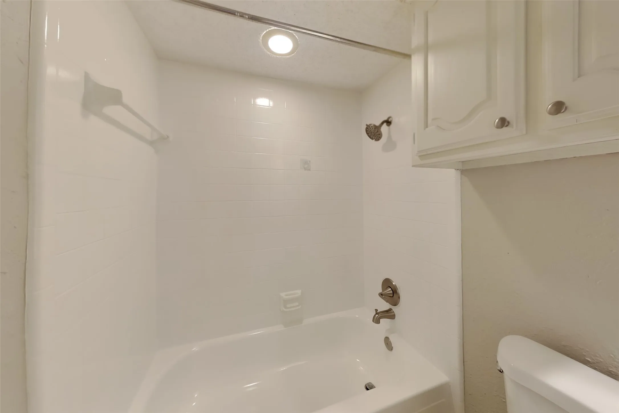 Single Family Residence For Rent in Denton County , 3252 Sugarbush Drive, Carrollton, Texas 75007, 3 Bedroom, 2 Bathroom, 2 Garage spaces, 1,998 Sqft, built in 1983, mls#21371783, Real Estate Agent in Carrollton, Homes For Rent in Denton county, Homes For Rent in Carrollton, Realtor in Carrollton Texas, Real Estate Brokerage Independent Realty Texas, Luminita Cordes Realtor