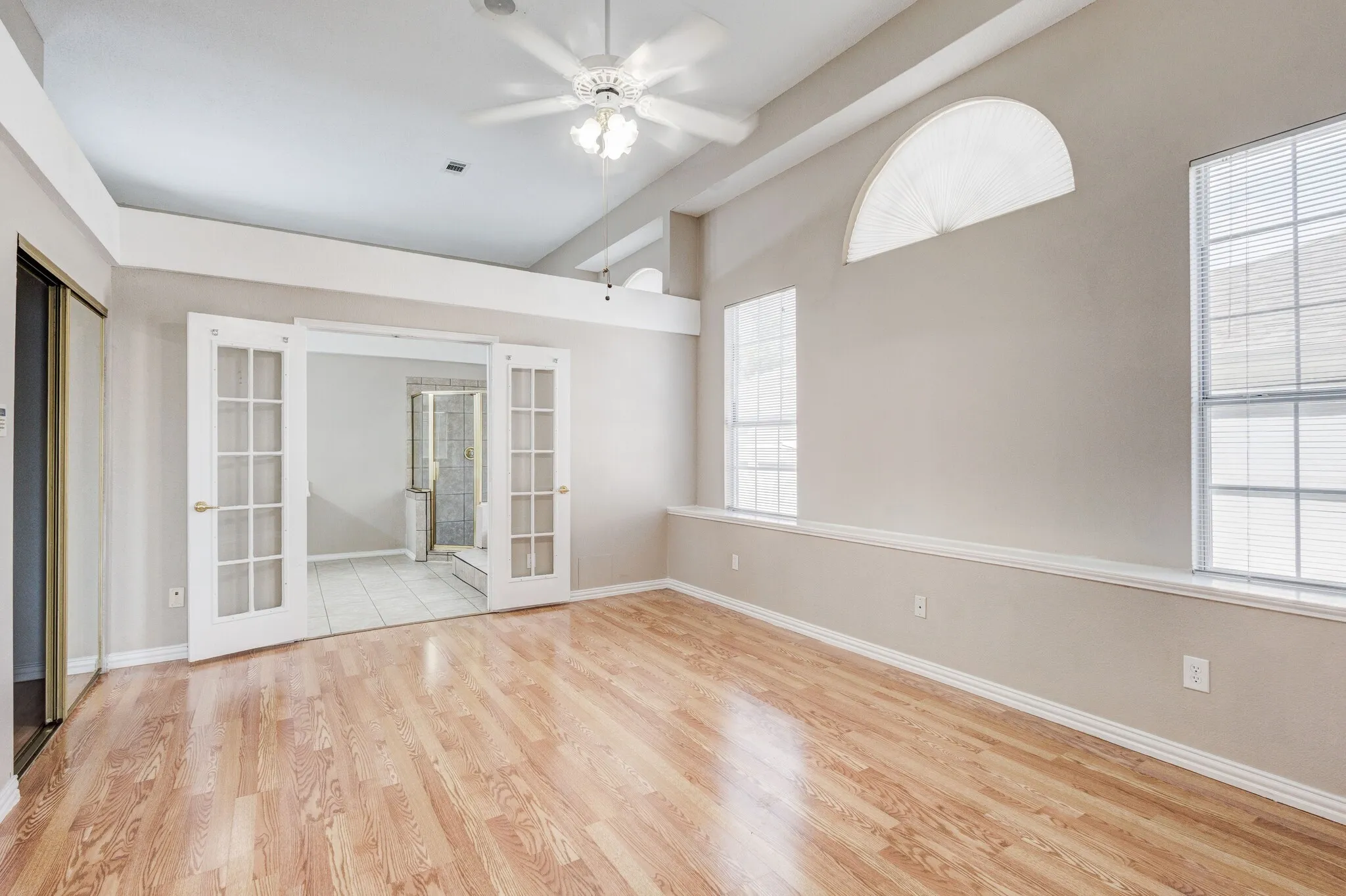 Single Family Residence For Sale in Dallas County , 8101 Luna Drive, Rowlett, Texas 75088, 3 Bedroom, 2 Bathroom, 2 Garage spaces, 1,832 Sqft, built in 1992, mls#21371353, Real Estate Agent in Rowlett, Homes For Sale in Dallas county, Homes For Sale in Rowlett, Realtor in Rowlett Texas, Real Estate Brokerage Independent Realty Texas, Luminita Cordes Realtor