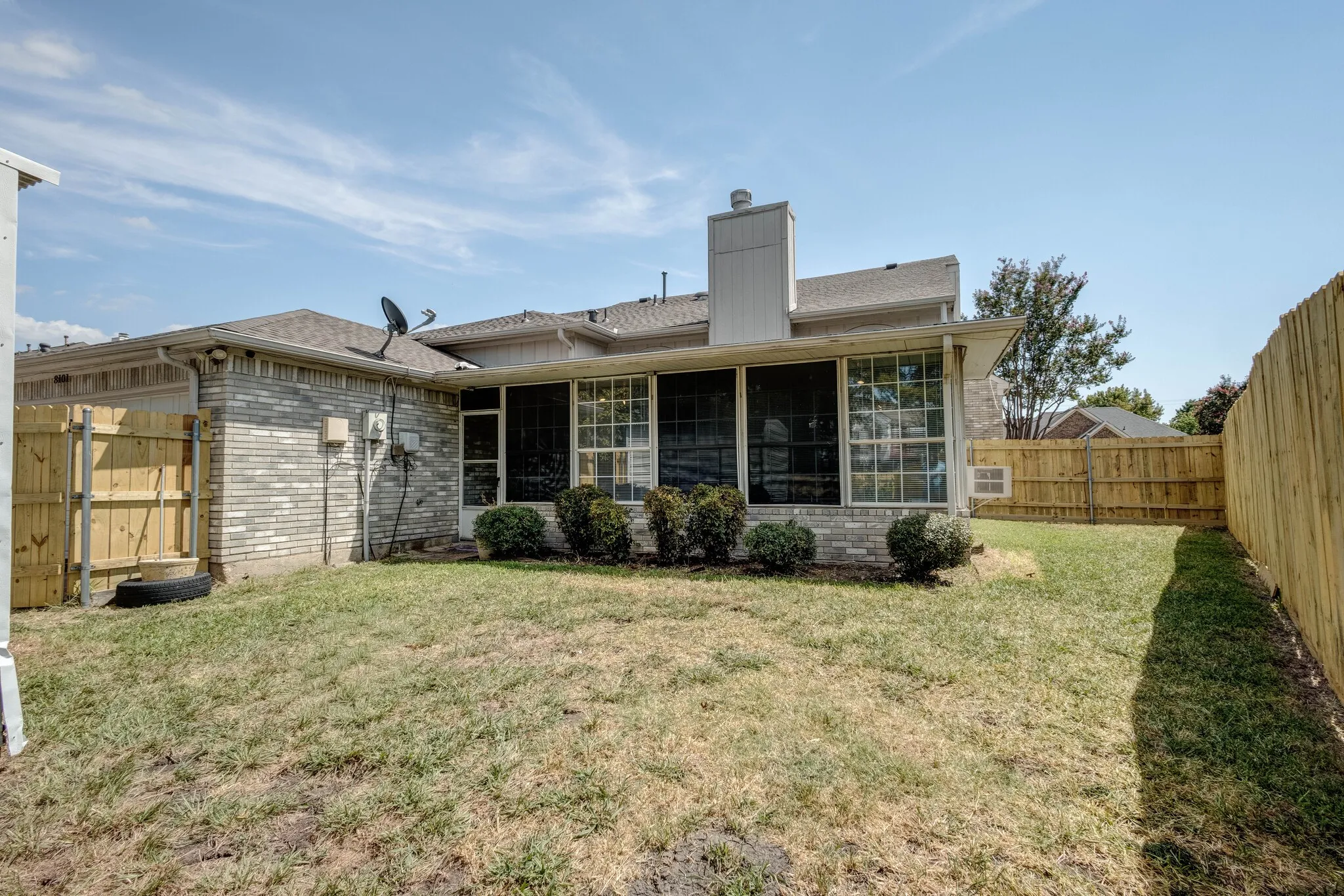 Single Family Residence For Sale in Dallas County , 8101 Luna Drive, Rowlett, Texas 75088, 3 Bedroom, 2 Bathroom, 2 Garage spaces, 1,832 Sqft, built in 1992, mls#21371353, Real Estate Agent in Rowlett, Homes For Sale in Dallas county, Homes For Sale in Rowlett, Realtor in Rowlett Texas, Real Estate Brokerage Independent Realty Texas, Luminita Cordes Realtor