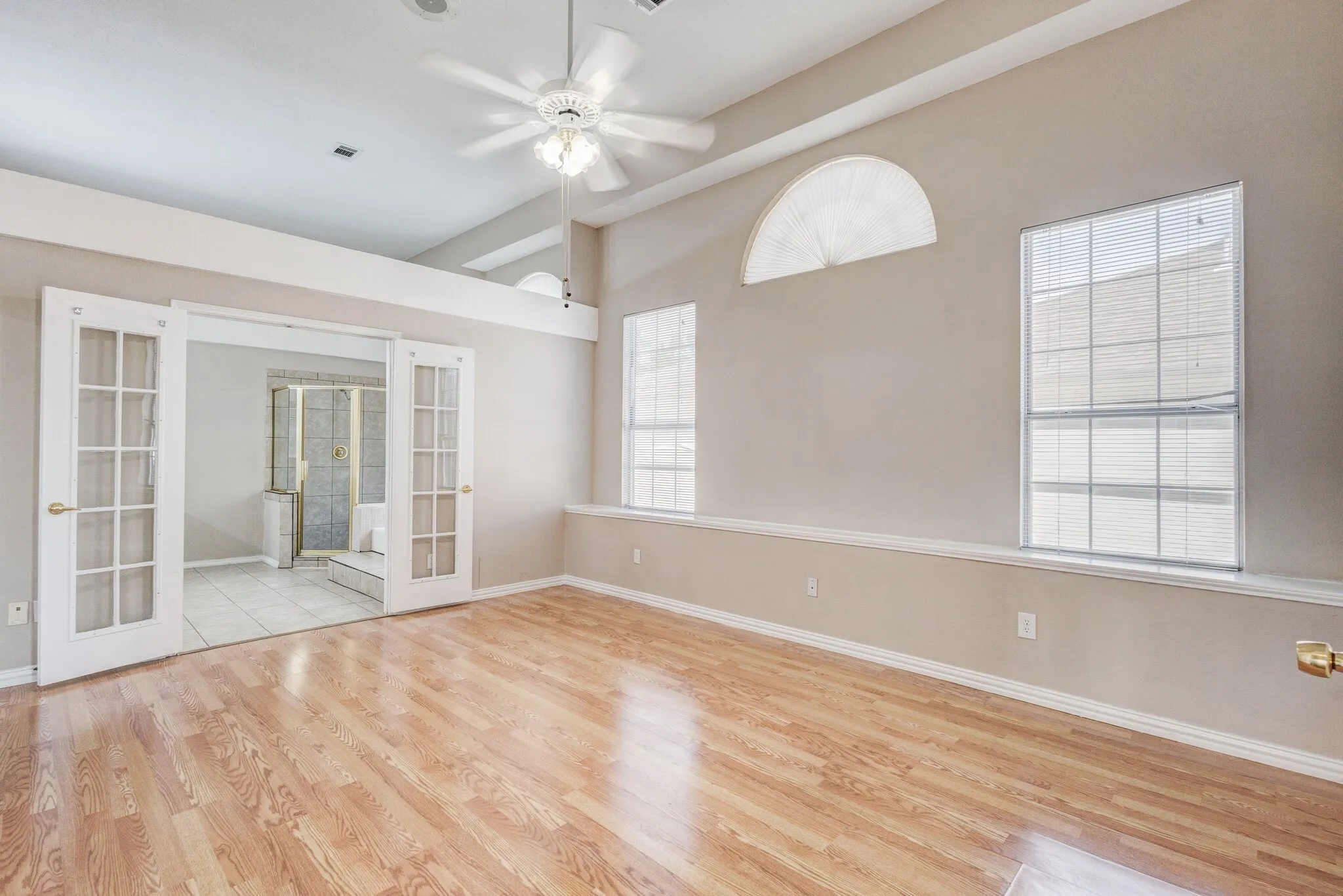 Single Family Residence For Sale in Dallas County , 8101 Luna Drive, Rowlett, Texas 75088, 3 Bedroom, 2 Bathroom, 2 Garage spaces, 1,832 Sqft, built in 1992, mls#21371353, Real Estate Agent in Rowlett, Homes For Sale in Dallas county, Homes For Sale in Rowlett, Realtor in Rowlett Texas, Real Estate Brokerage Independent Realty Texas, Luminita Cordes Realtor