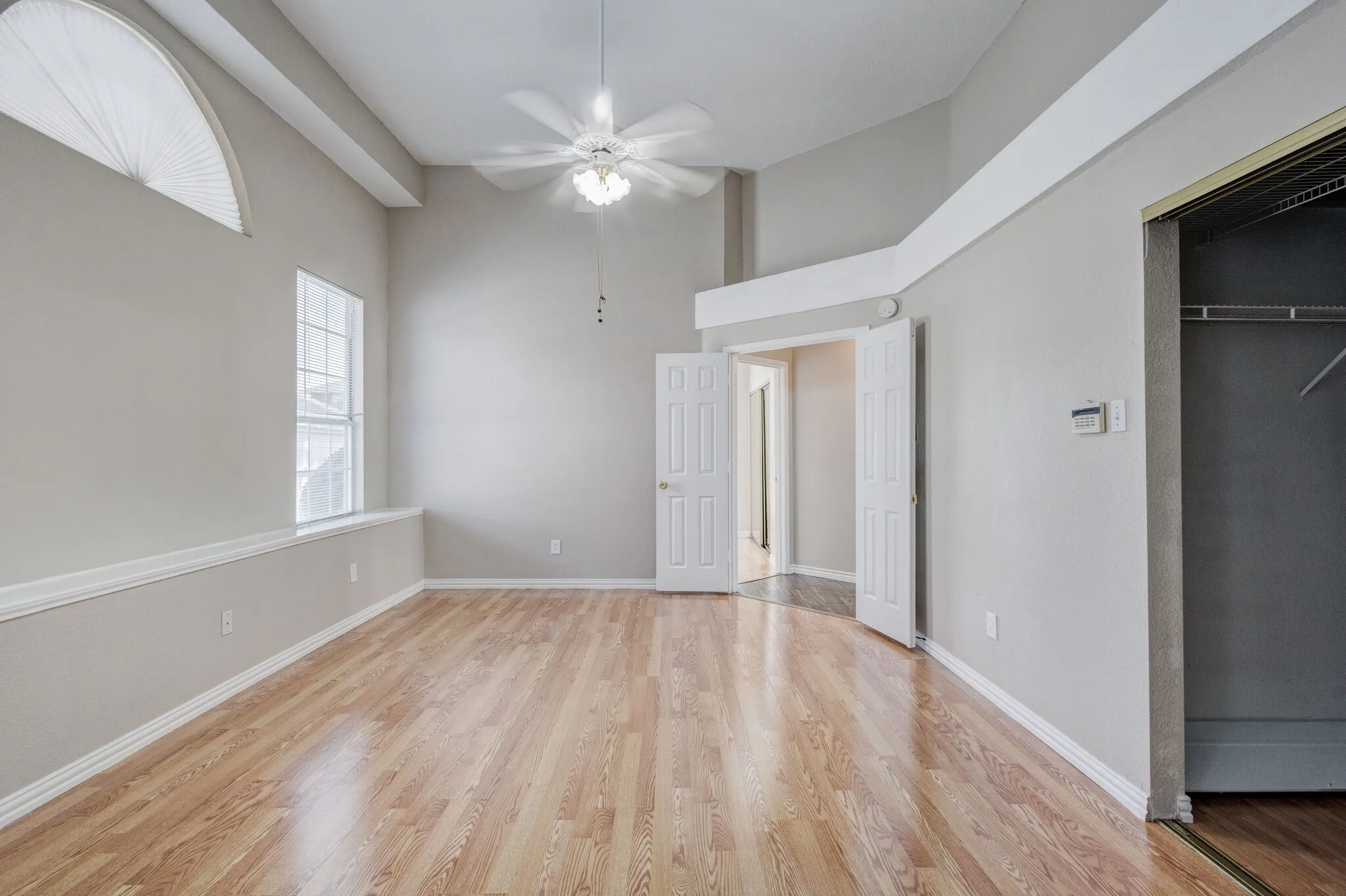 Single Family Residence For Sale in Dallas County , 8101 Luna Drive, Rowlett, Texas 75088, 3 Bedroom, 2 Bathroom, 2 Garage spaces, 1,832 Sqft, built in 1992, mls#21371353, Real Estate Agent in Rowlett, Homes For Sale in Dallas county, Homes For Sale in Rowlett, Realtor in Rowlett Texas, Real Estate Brokerage Independent Realty Texas, Luminita Cordes Realtor
