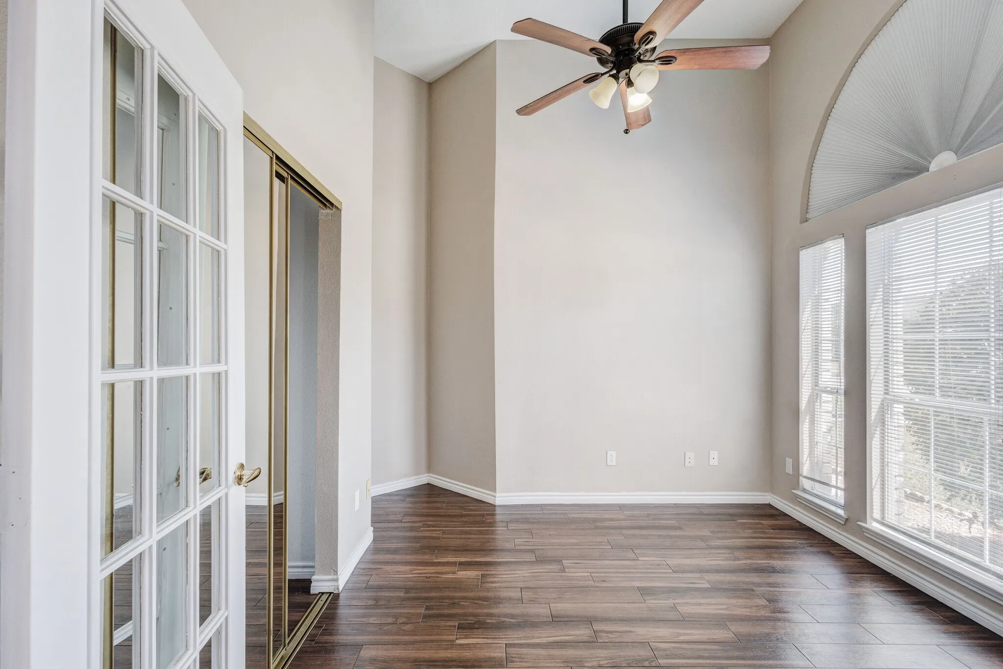 Single Family Residence For Sale in Dallas County , 8101 Luna Drive, Rowlett, Texas 75088, 3 Bedroom, 2 Bathroom, 2 Garage spaces, 1,832 Sqft, built in 1992, mls#21371353, Real Estate Agent in Rowlett, Homes For Sale in Dallas county, Homes For Sale in Rowlett, Realtor in Rowlett Texas, Real Estate Brokerage Independent Realty Texas, Luminita Cordes Realtor