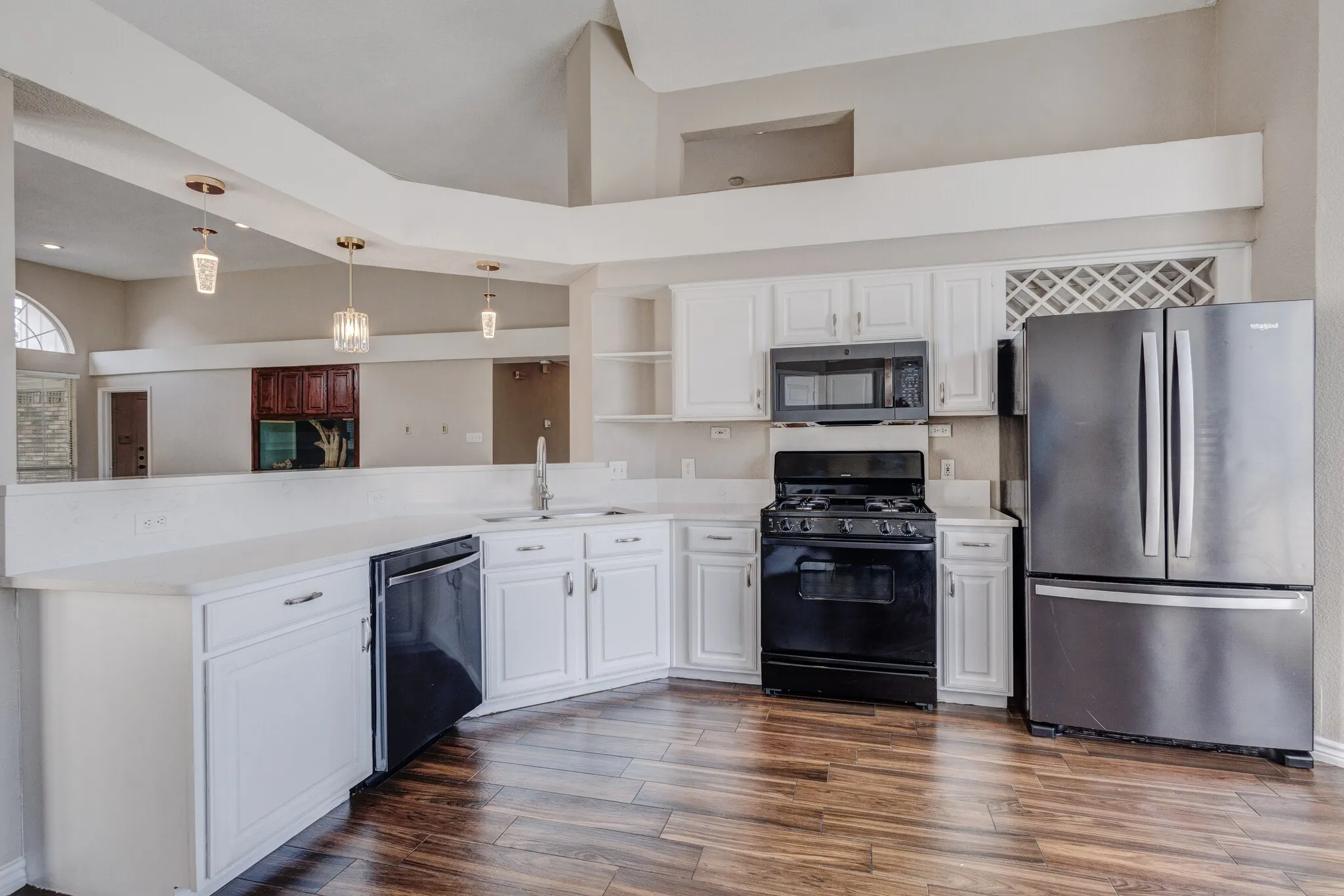 Single Family Residence For Sale in Dallas County , 8101 Luna Drive, Rowlett, Texas 75088, 3 Bedroom, 2 Bathroom, 2 Garage spaces, 1,832 Sqft, built in 1992, mls#21371353, Real Estate Agent in Rowlett, Homes For Sale in Dallas county, Homes For Sale in Rowlett, Realtor in Rowlett Texas, Real Estate Brokerage Independent Realty Texas, Luminita Cordes Realtor