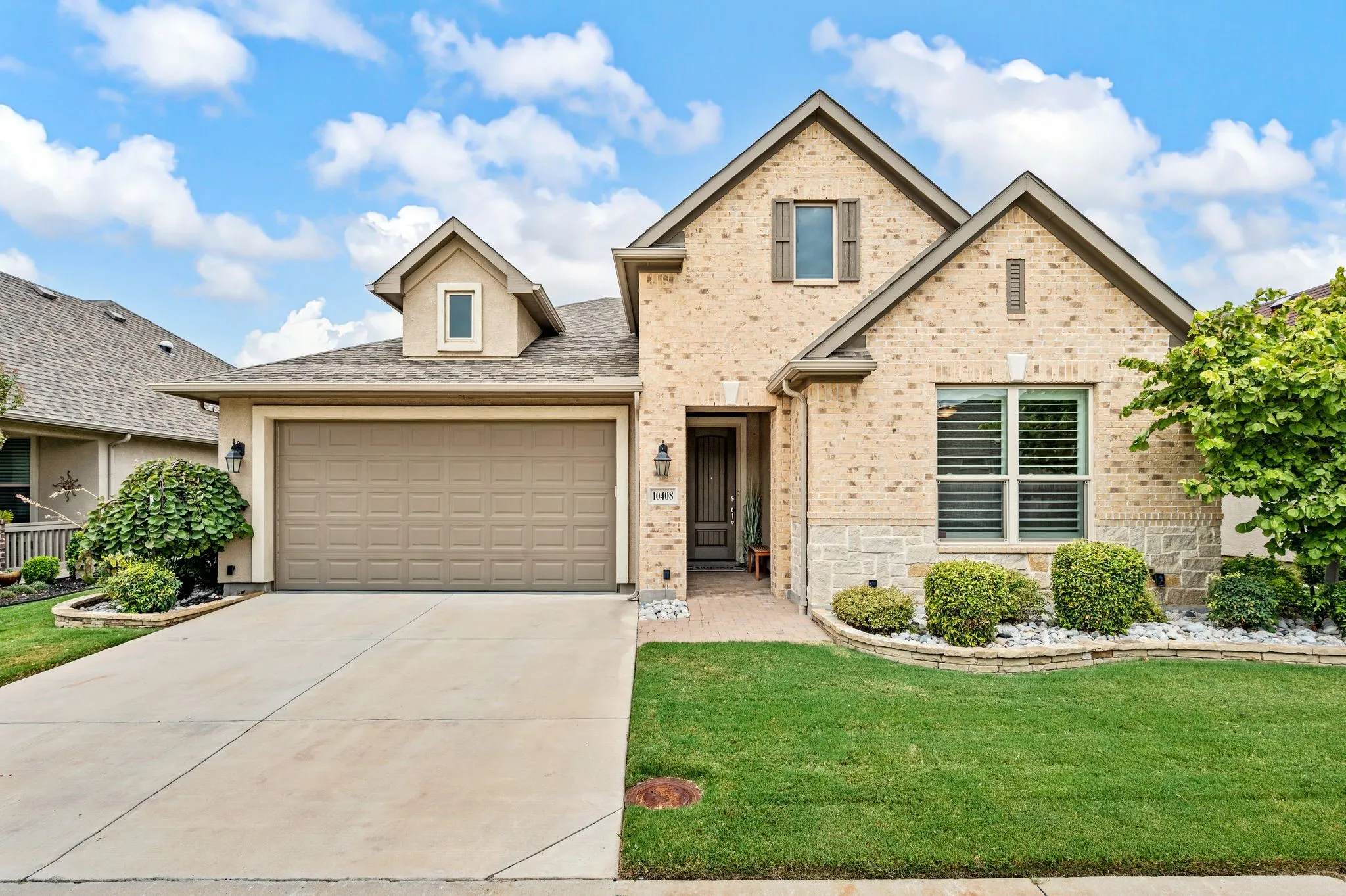 Single Family Residence For Sale in Denton County , 10408 Claystone Drive, Denton, Texas 76207, 2 Bedroom, 2 Bathroom, 2 Garage spaces, 1,760 Sqft, built in 2021, mls#21368485, Real Estate Agent in Denton, Homes For Sale in Denton county, Homes For Sale in Denton, Realtor in Denton Texas, Real Estate Brokerage Independent Realty Texas, Luminita Cordes Realtor