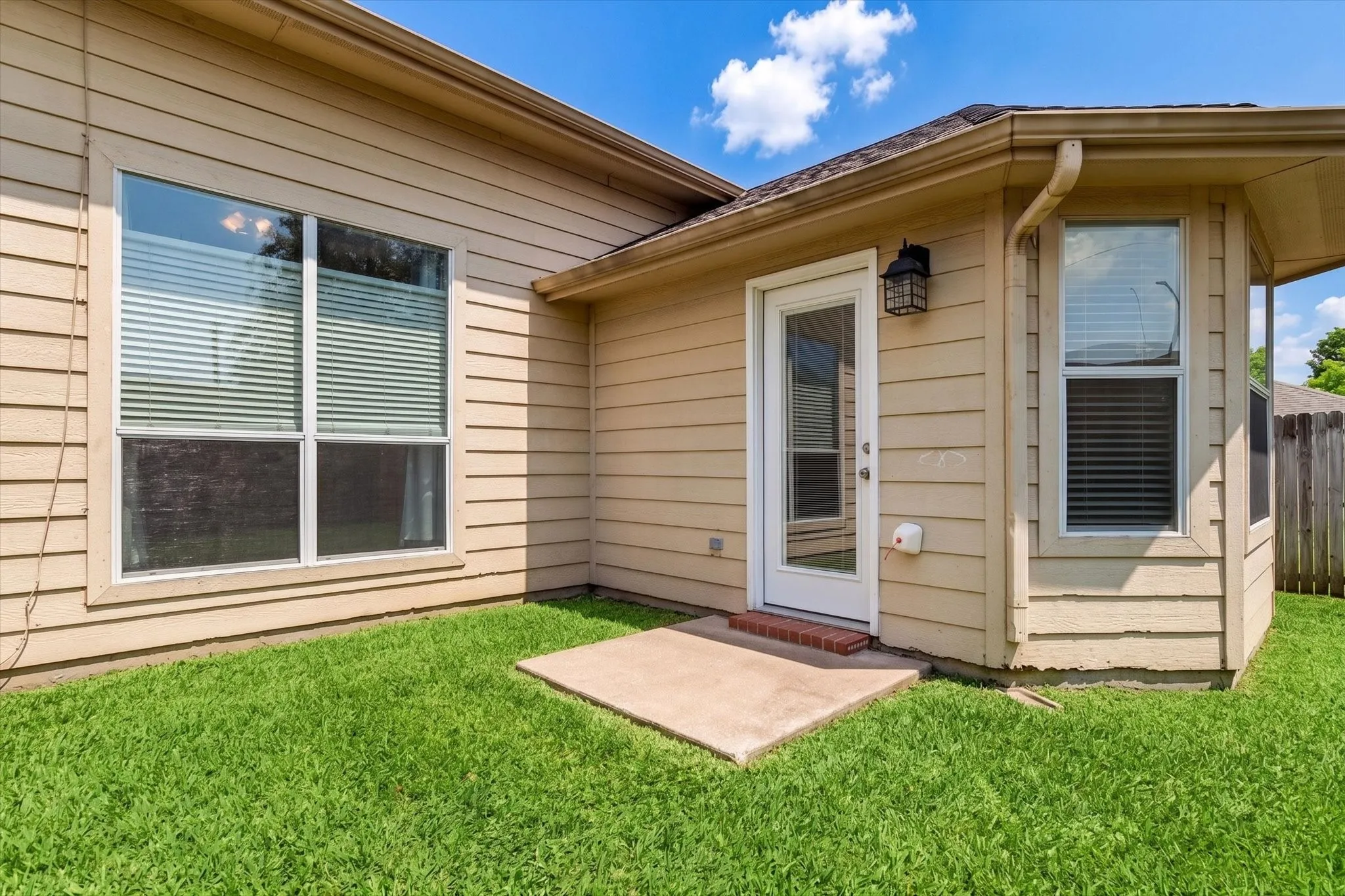 Single Family Residence For Sale in Denton County , 1220 Goldeneye, Aubrey, Texas 76227, 3 Bedroom, 2 Bathroom, 2 Garage spaces, 1,713 Sqft, built in 2005, mls#21371789, Real Estate Agent in Aubrey, Homes For Sale in Denton county, Homes For Sale in Aubrey, Realtor in Aubrey Texas, Real Estate Brokerage Independent Realty Texas, Luminita Cordes Realtor