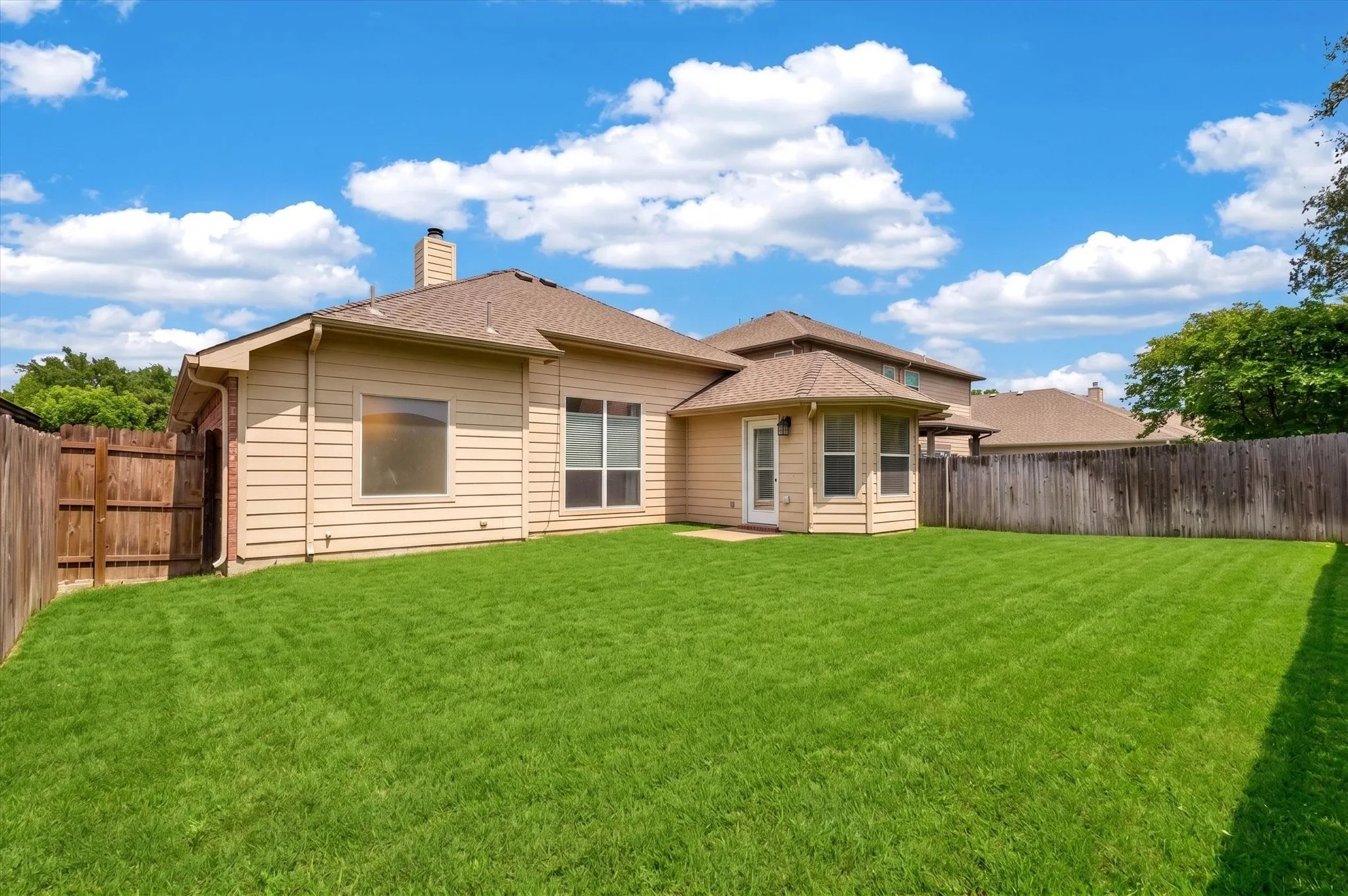 Single Family Residence For Sale in Denton County , 1220 Goldeneye, Aubrey, Texas 76227, 3 Bedroom, 2 Bathroom, 2 Garage spaces, 1,713 Sqft, built in 2005, mls#21371789, Real Estate Agent in Aubrey, Homes For Sale in Denton county, Homes For Sale in Aubrey, Realtor in Aubrey Texas, Real Estate Brokerage Independent Realty Texas, Luminita Cordes Realtor
