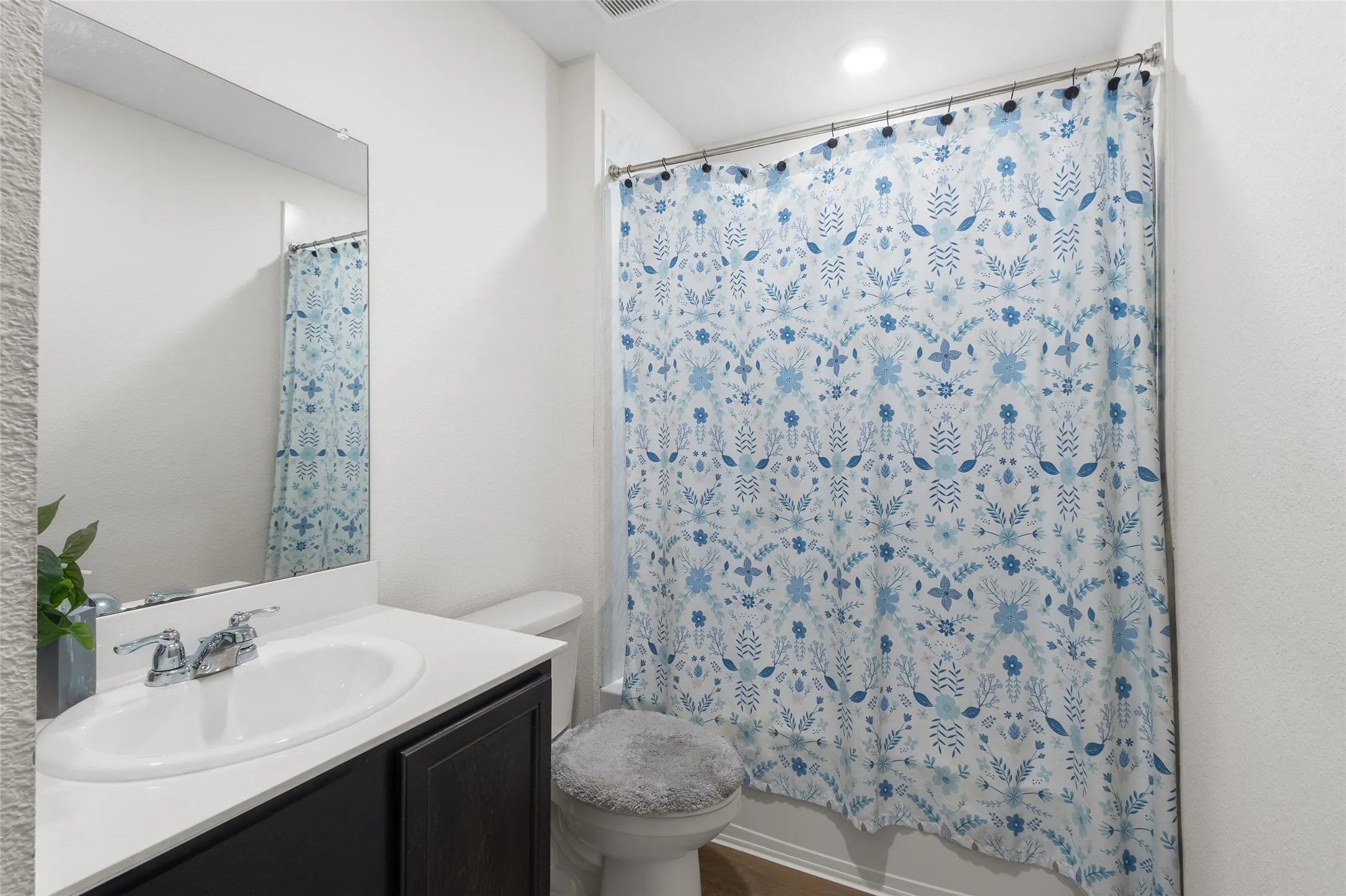 Single Family Residence For Rent in Kaufman County , 3005 Karsen Lane, Mesquite, Texas 75126, 4 Bedroom, 3 Bathroom, 2 Garage spaces, 2,573 Sqft, built in 2022, mls#21370668, Real Estate Agent in Mesquite, Homes For Rent in Kaufman county, Homes For Rent in Mesquite, Realtor in Mesquite Texas, Real Estate Brokerage Independent Realty Texas, Luminita Cordes Realtor