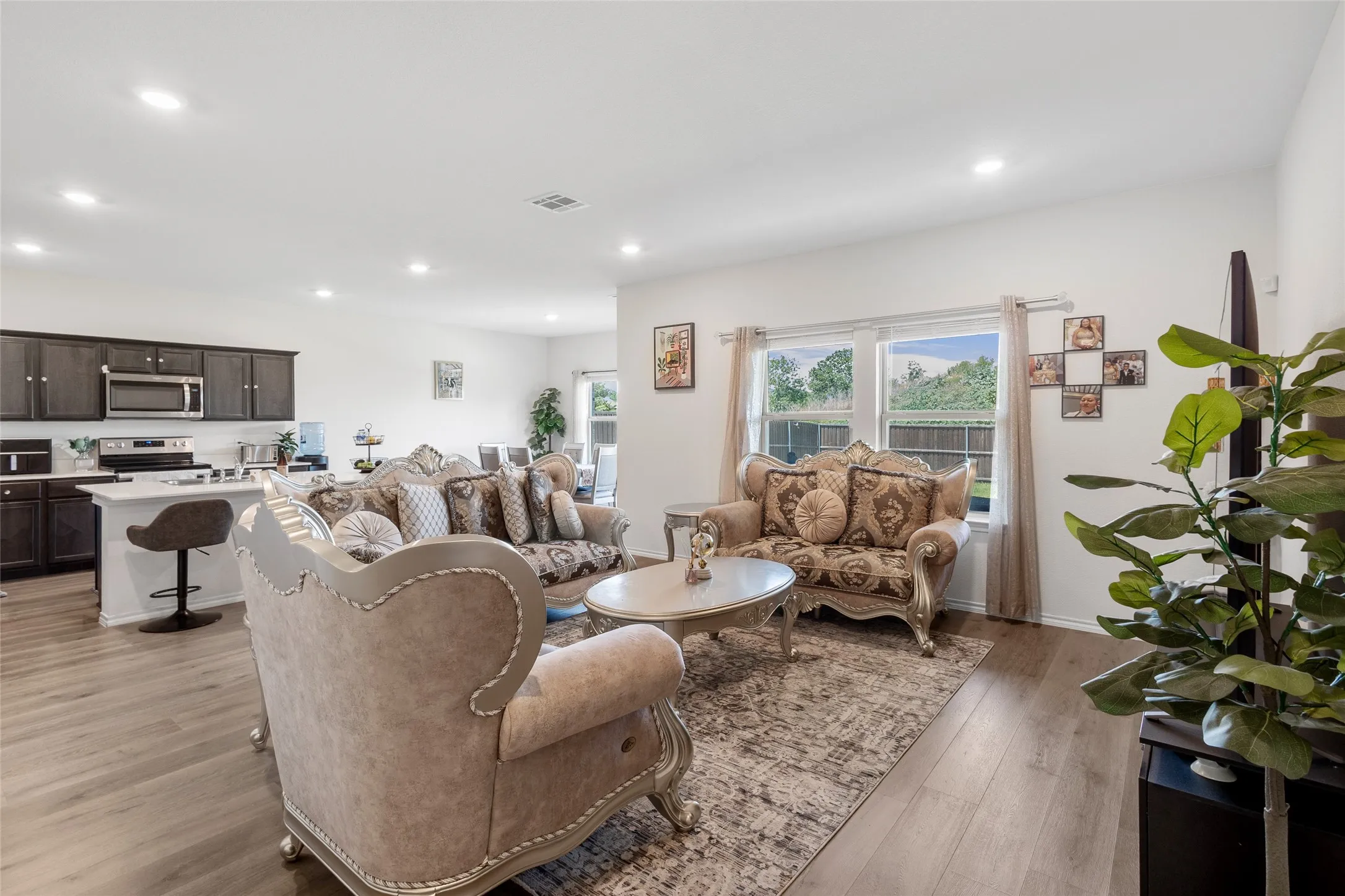 Single Family Residence For Rent in Kaufman County , 3005 Karsen Lane, Mesquite, Texas 75126, 4 Bedroom, 3 Bathroom, 2 Garage spaces, 2,573 Sqft, built in 2022, mls#21370668, Real Estate Agent in Mesquite, Homes For Rent in Kaufman county, Homes For Rent in Mesquite, Realtor in Mesquite Texas, Real Estate Brokerage Independent Realty Texas, Luminita Cordes Realtor