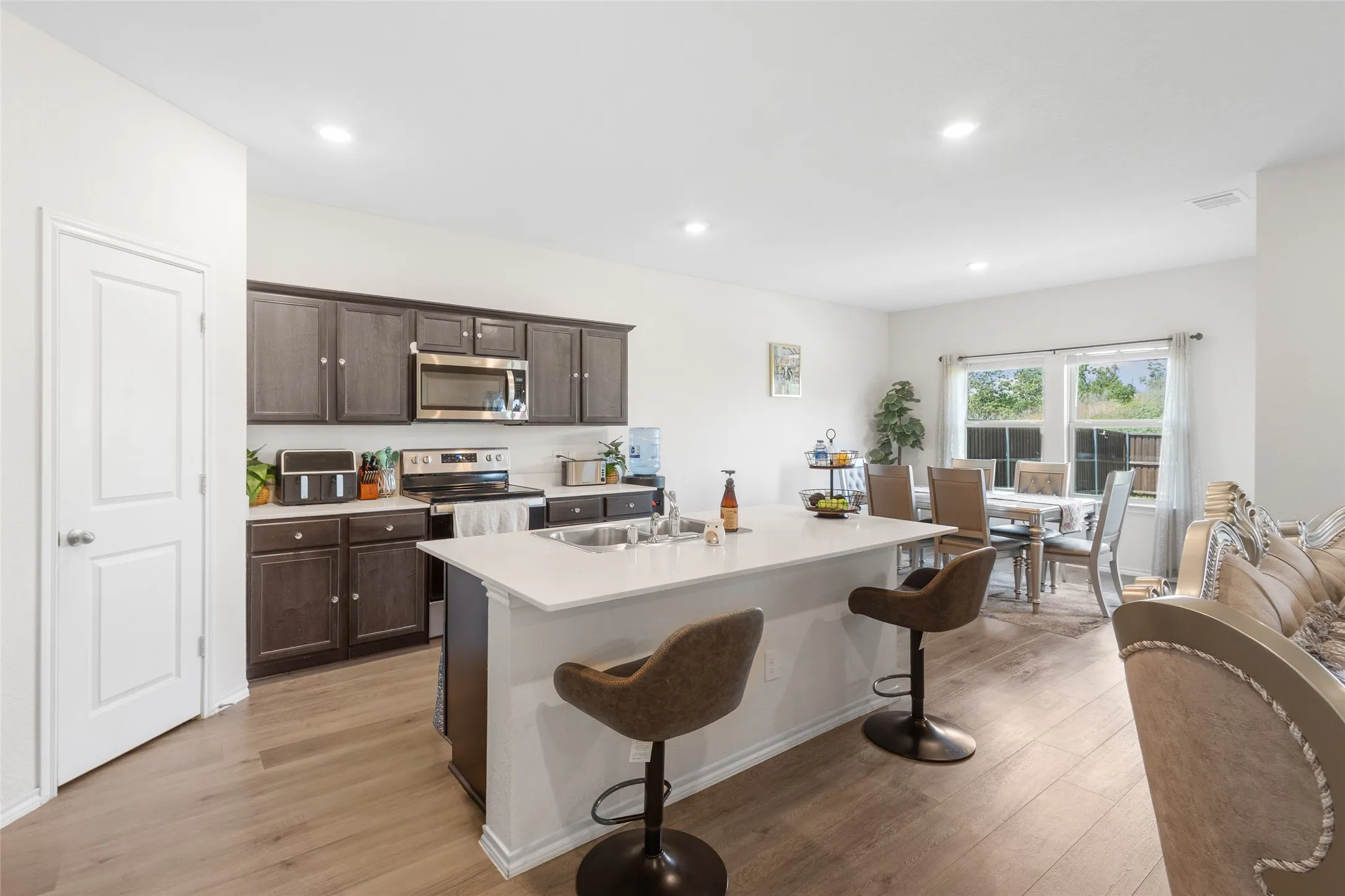 Single Family Residence For Rent in Kaufman County , 3005 Karsen Lane, Mesquite, Texas 75126, 4 Bedroom, 3 Bathroom, 2 Garage spaces, 2,573 Sqft, built in 2022, mls#21370668, Real Estate Agent in Mesquite, Homes For Rent in Kaufman county, Homes For Rent in Mesquite, Realtor in Mesquite Texas, Real Estate Brokerage Independent Realty Texas, Luminita Cordes Realtor