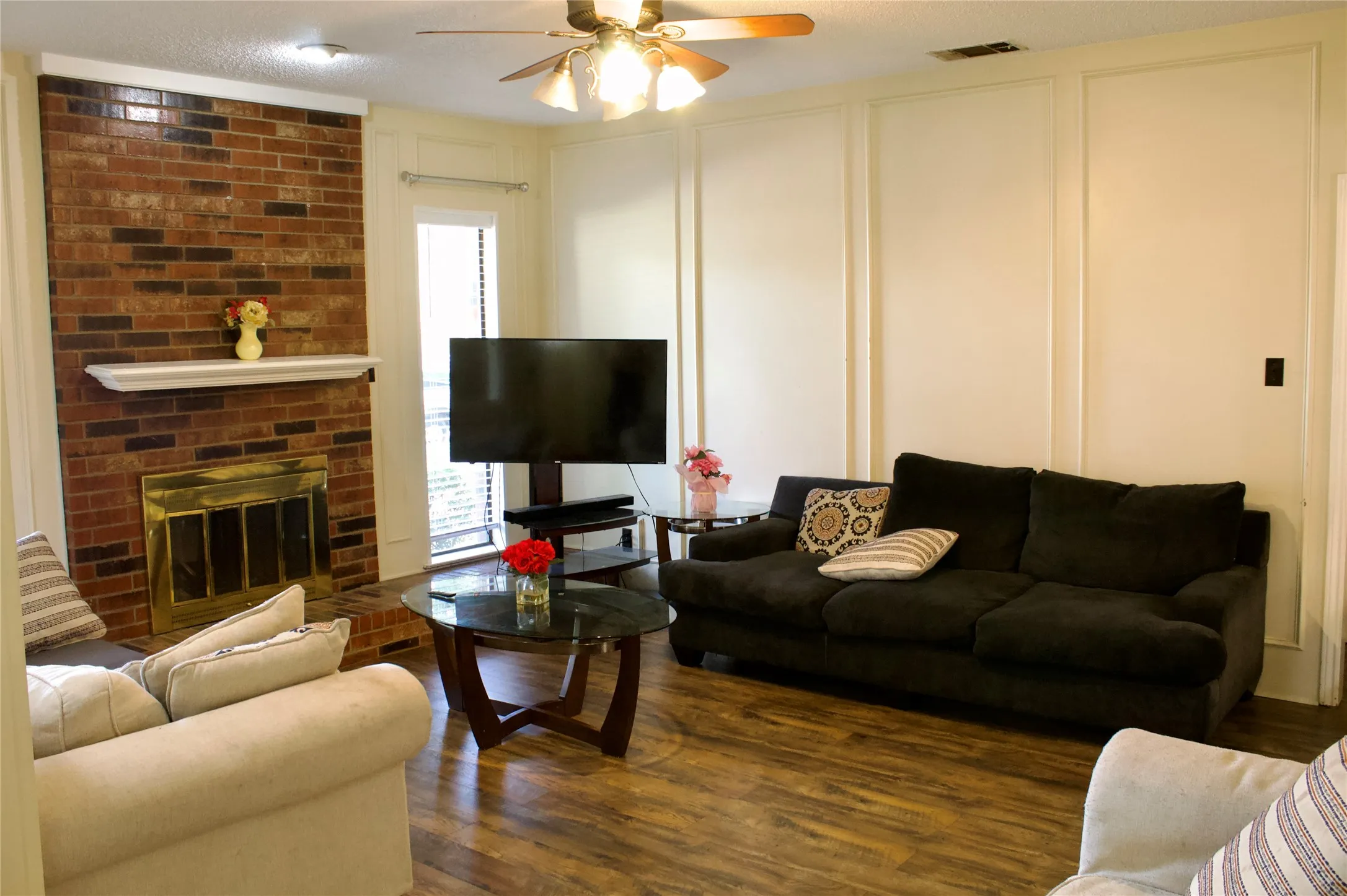 Single Family Residence For Rent in Dallas County , 941 Tupelo Drive, Coppell, Texas 75019, 3 Bedroom, 2 Bathroom, 2 Garage spaces, 1,266 Sqft, built in 1983, mls#21369260, Real Estate Agent in Coppell, Homes For Rent in Dallas county, Homes For Rent in Coppell, Realtor in Coppell Texas, Real Estate Brokerage Independent Realty Texas, Luminita Cordes Realtor