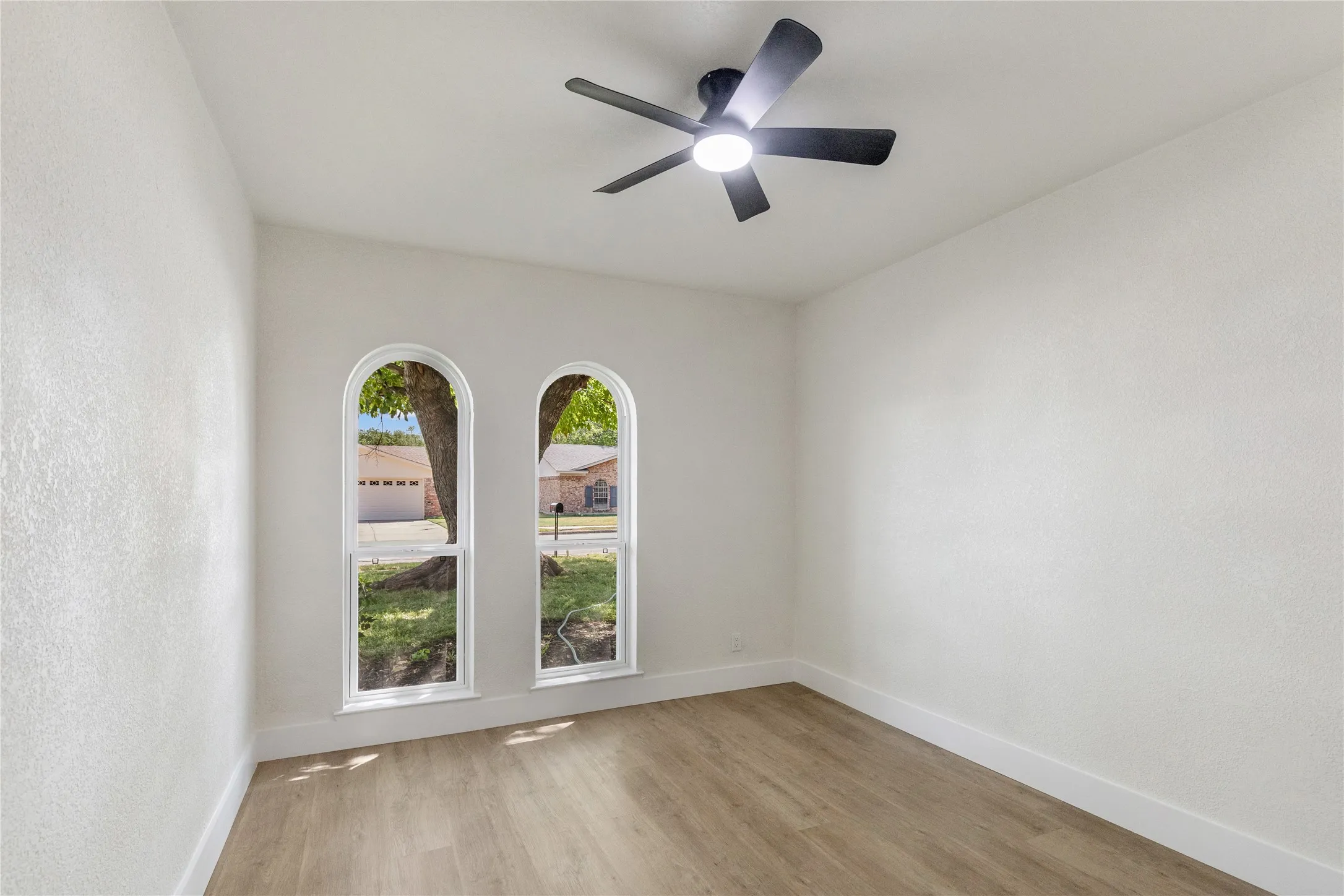 Single Family Residence For Sale in Tarrant County , 445 E Taylor Street, Keller, Texas 76248, 3 Bedroom, 2 Bathroom, Garage spaces, 1,714 Sqft, built in 1973, mls#21368006, Real Estate Agent in Keller, Homes For Sale in Tarrant county, Homes For Sale in Keller, Realtor in Keller Texas, Real Estate Brokerage Independent Realty Texas, Luminita Cordes Realtor