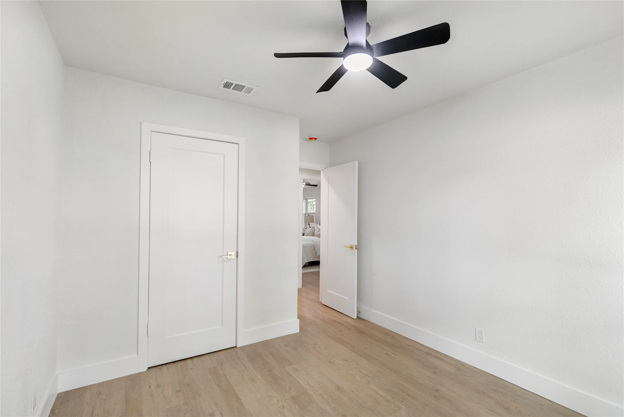 Single Family Residence For Sale in Tarrant County , 445 E Taylor Street, Keller, Texas 76248, 3 Bedroom, 2 Bathroom, Garage spaces, 1,714 Sqft, built in 1973, mls#21368006, Real Estate Agent in Keller, Homes For Sale in Tarrant county, Homes For Sale in Keller, Realtor in Keller Texas, Real Estate Brokerage Independent Realty Texas, Luminita Cordes Realtor
