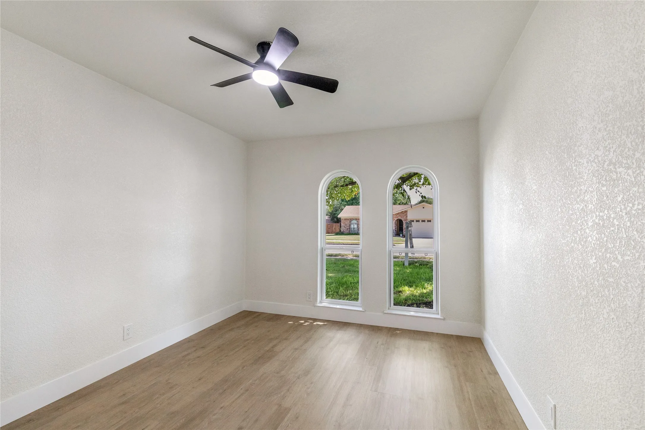 Single Family Residence For Sale in Tarrant County , 445 E Taylor Street, Keller, Texas 76248, 3 Bedroom, 2 Bathroom, Garage spaces, 1,714 Sqft, built in 1973, mls#21368006, Real Estate Agent in Keller, Homes For Sale in Tarrant county, Homes For Sale in Keller, Realtor in Keller Texas, Real Estate Brokerage Independent Realty Texas, Luminita Cordes Realtor