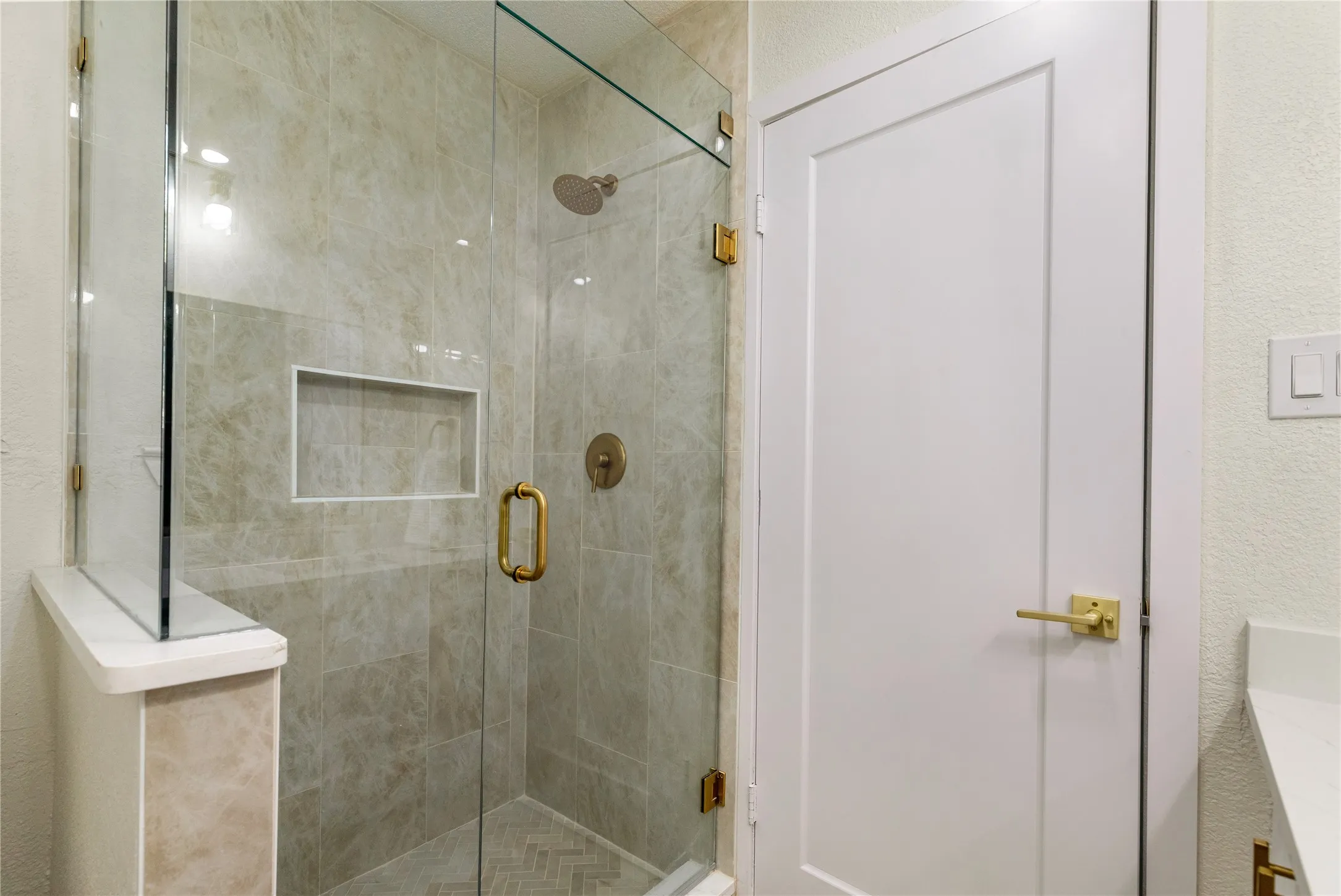 Single Family Residence For Sale in Tarrant County , 445 E Taylor Street, Keller, Texas 76248, 3 Bedroom, 2 Bathroom, Garage spaces, 1,714 Sqft, built in 1973, mls#21368006, Real Estate Agent in Keller, Homes For Sale in Tarrant county, Homes For Sale in Keller, Realtor in Keller Texas, Real Estate Brokerage Independent Realty Texas, Luminita Cordes Realtor