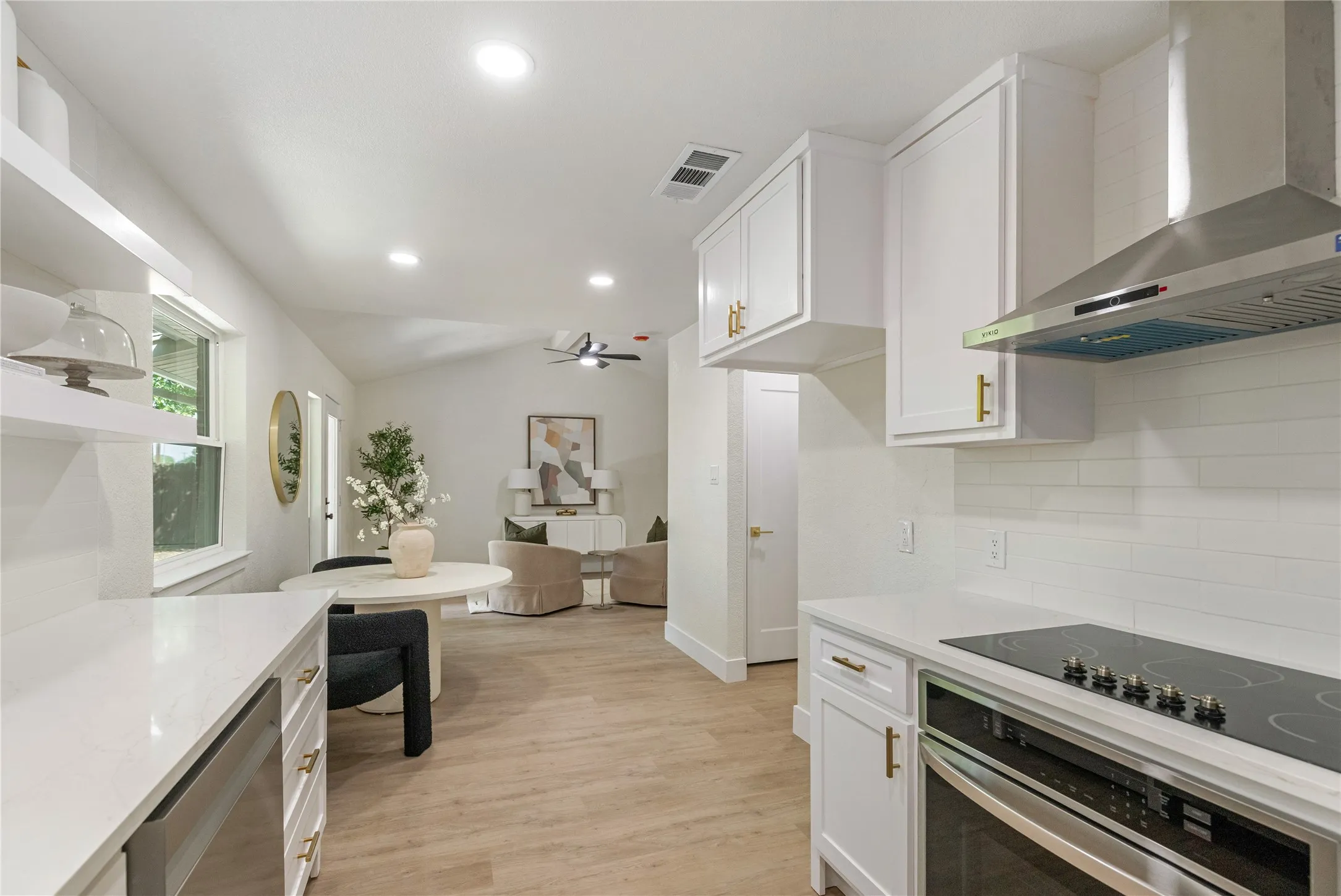 Single Family Residence For Sale in Tarrant County , 445 E Taylor Street, Keller, Texas 76248, 3 Bedroom, 2 Bathroom, Garage spaces, 1,714 Sqft, built in 1973, mls#21368006, Real Estate Agent in Keller, Homes For Sale in Tarrant county, Homes For Sale in Keller, Realtor in Keller Texas, Real Estate Brokerage Independent Realty Texas, Luminita Cordes Realtor