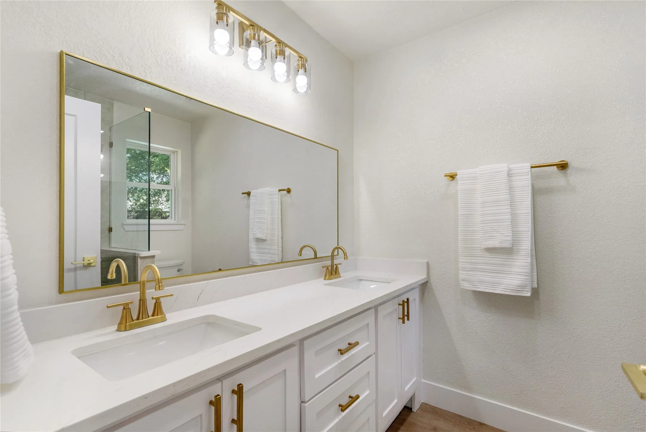 Single Family Residence For Sale in Tarrant County , 445 E Taylor Street, Keller, Texas 76248, 3 Bedroom, 2 Bathroom, Garage spaces, 1,714 Sqft, built in 1973, mls#21368006, Real Estate Agent in Keller, Homes For Sale in Tarrant county, Homes For Sale in Keller, Realtor in Keller Texas, Real Estate Brokerage Independent Realty Texas, Luminita Cordes Realtor