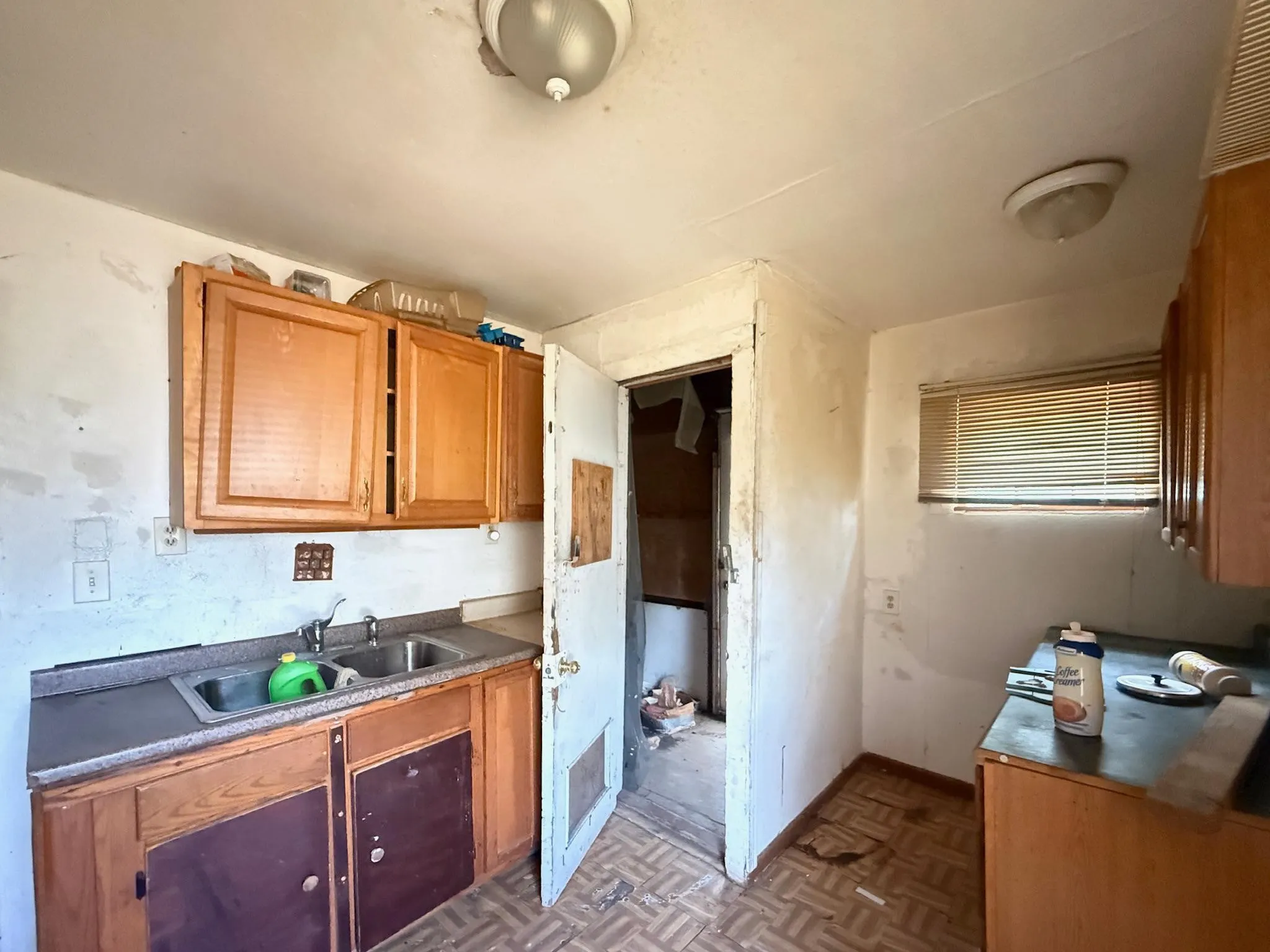 Single Family Residence For Sale in Dallas County , 2555 Randolph Street, Dallas, Texas 75241, 2 Bedroom, 1 Bathroom, Garage spaces, 600 Sqft, built in 1950, mls#21371672, Real Estate Agent in Dallas, Homes For Sale in Dallas county, Homes For Sale in Dallas, Realtor in Dallas Texas, Real Estate Brokerage Independent Realty Texas, Luminita Cordes Realtor