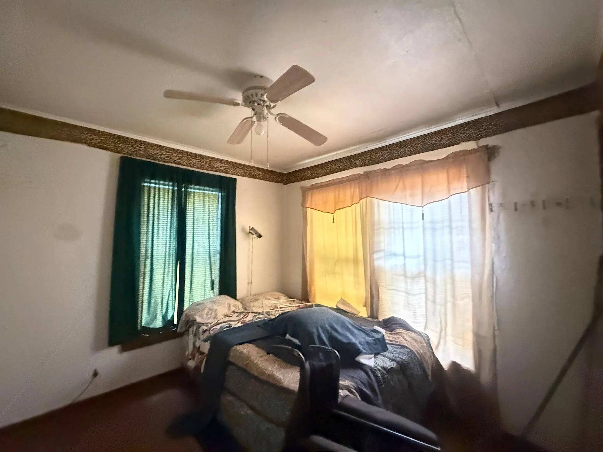 Single Family Residence For Sale in Dallas County , 2555 Randolph Street, Dallas, Texas 75241, 2 Bedroom, 1 Bathroom, Garage spaces, 600 Sqft, built in 1950, mls#21371672, Real Estate Agent in Dallas, Homes For Sale in Dallas county, Homes For Sale in Dallas, Realtor in Dallas Texas, Real Estate Brokerage Independent Realty Texas, Luminita Cordes Realtor