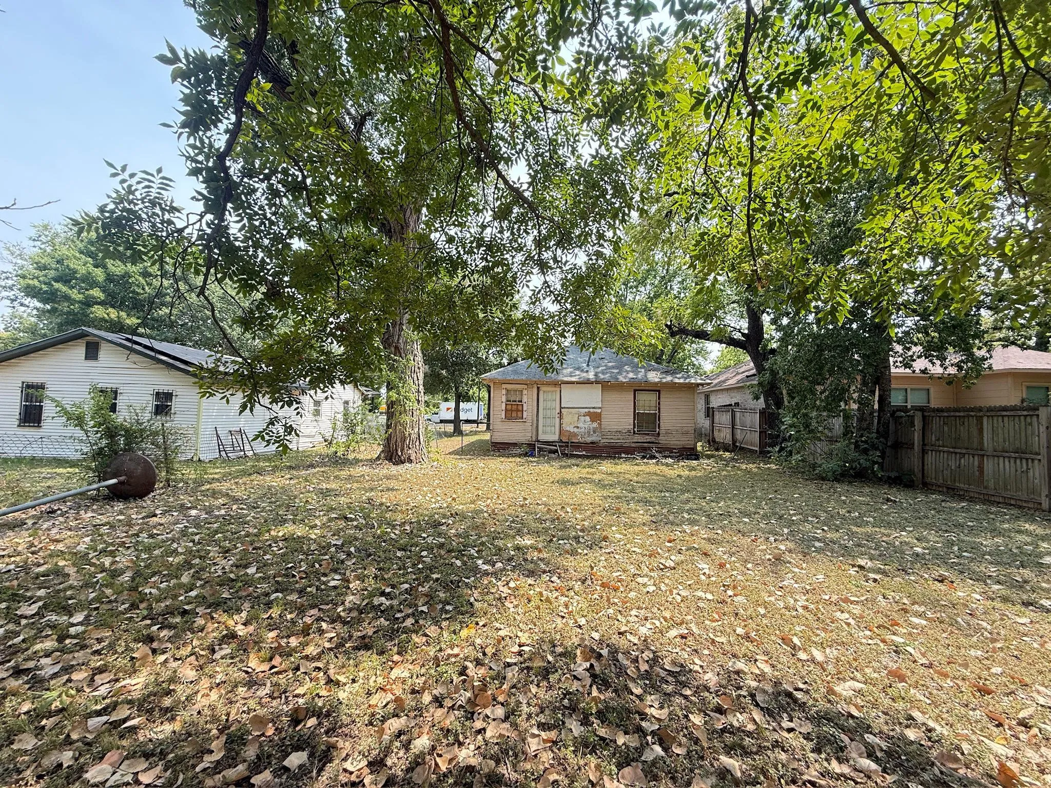 Single Family Residence For Sale in Dallas County , 2555 Randolph Street, Dallas, Texas 75241, 2 Bedroom, 1 Bathroom, Garage spaces, 600 Sqft, built in 1950, mls#21371672, Real Estate Agent in Dallas, Homes For Sale in Dallas county, Homes For Sale in Dallas, Realtor in Dallas Texas, Real Estate Brokerage Independent Realty Texas, Luminita Cordes Realtor