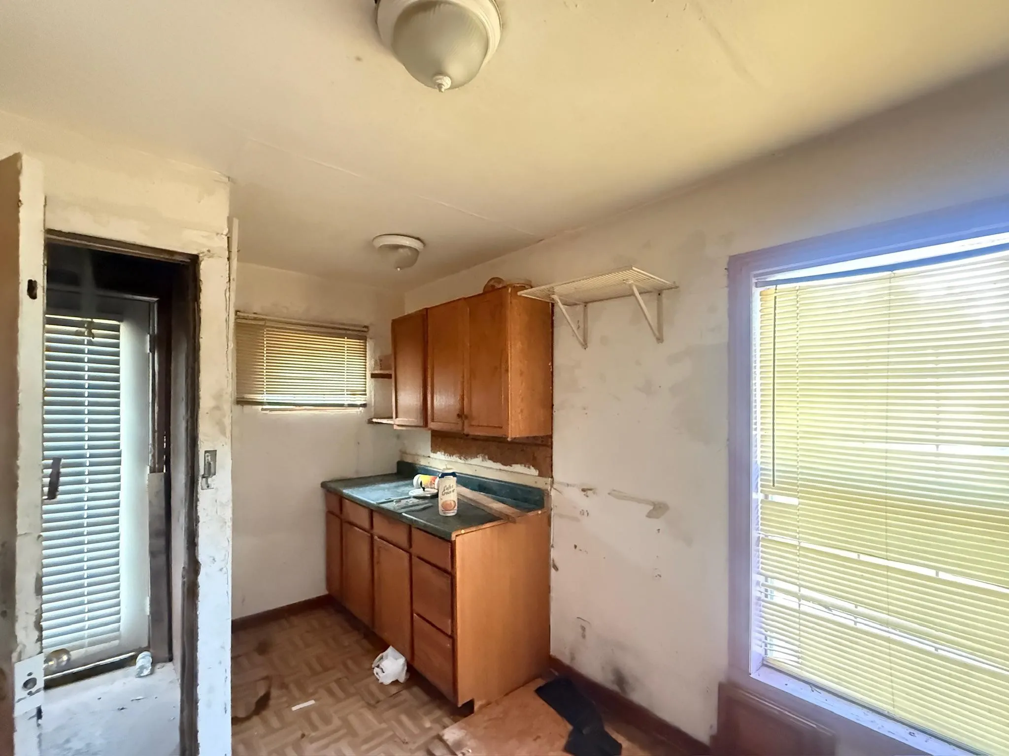 Single Family Residence For Sale in Dallas County , 2555 Randolph Street, Dallas, Texas 75241, 2 Bedroom, 1 Bathroom, Garage spaces, 600 Sqft, built in 1950, mls#21371672, Real Estate Agent in Dallas, Homes For Sale in Dallas county, Homes For Sale in Dallas, Realtor in Dallas Texas, Real Estate Brokerage Independent Realty Texas, Luminita Cordes Realtor
