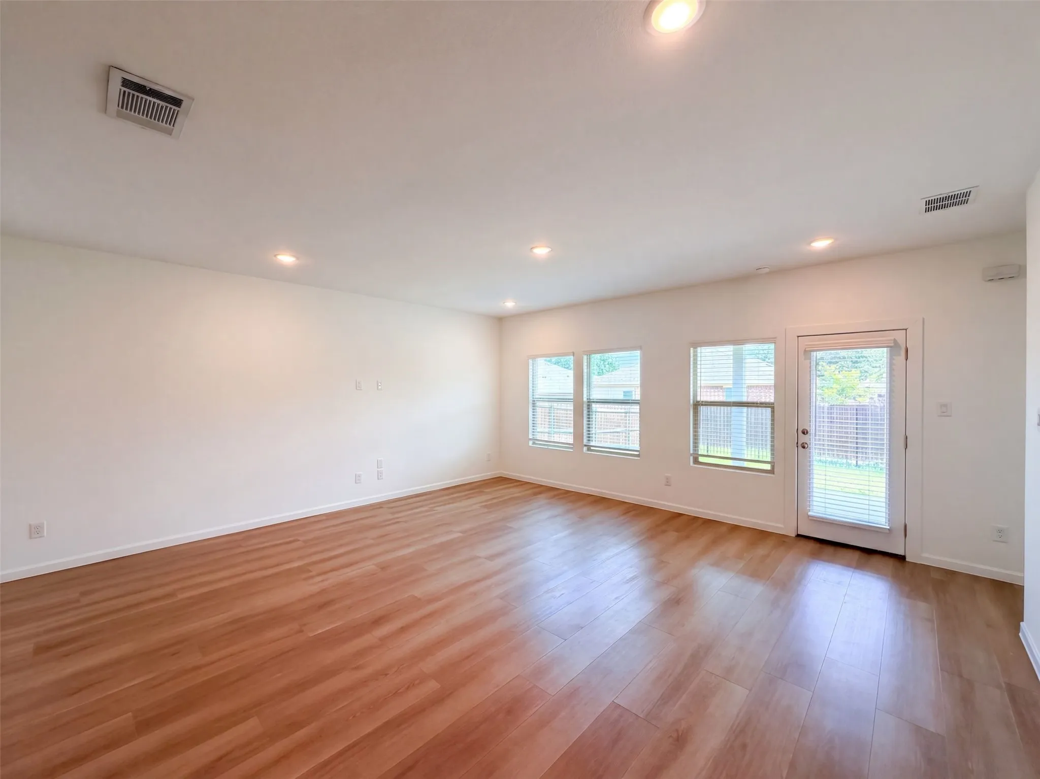 Single Family Residence For Sale in Dallas County , 2506 Tahoe Drive, Seagoville, Texas 75159, 5 Bedroom, 3 Bathroom, 2 Garage spaces, 2,687 Sqft, built in 2024, mls#21371018, Real Estate Agent in Seagoville, Homes For Sale in Dallas county, Homes For Sale in Seagoville, Realtor in Seagoville Texas, Real Estate Brokerage Independent Realty Texas, Luminita Cordes Realtor