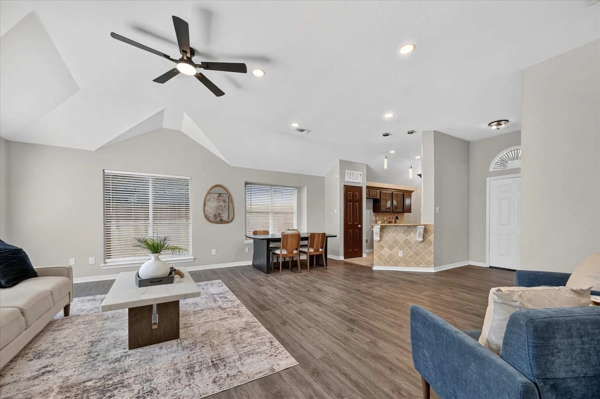 Single Family Residence For Sale in Collin County , 6908 Amethyst Lane, Plano, Texas 75023, 3 Bedroom, 2 Bathroom, 2 Garage spaces, 1,501 Sqft, built in 1993, mls#21367512, Real Estate Agent in Plano, Homes For Sale in Collin county, Homes For Sale in Plano, Realtor in Plano Texas, Real Estate Brokerage Independent Realty Texas, Luminita Cordes Realtor